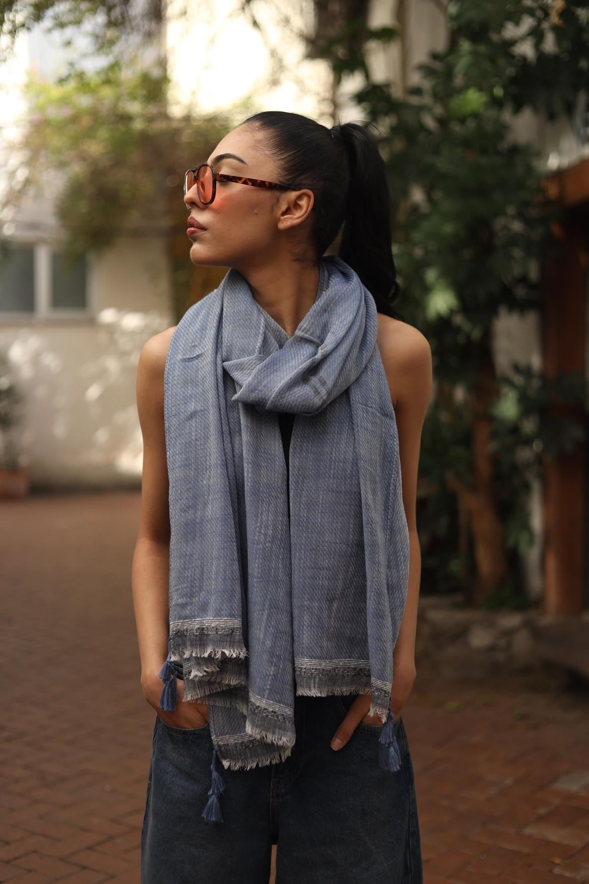 İndigo Mavi Köşeleri Püsküllü Pamuk Şal