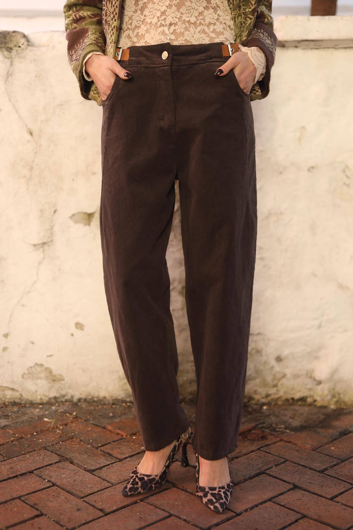 Koyu Kahverengi Kemer Detaylı Kadife Pantolon