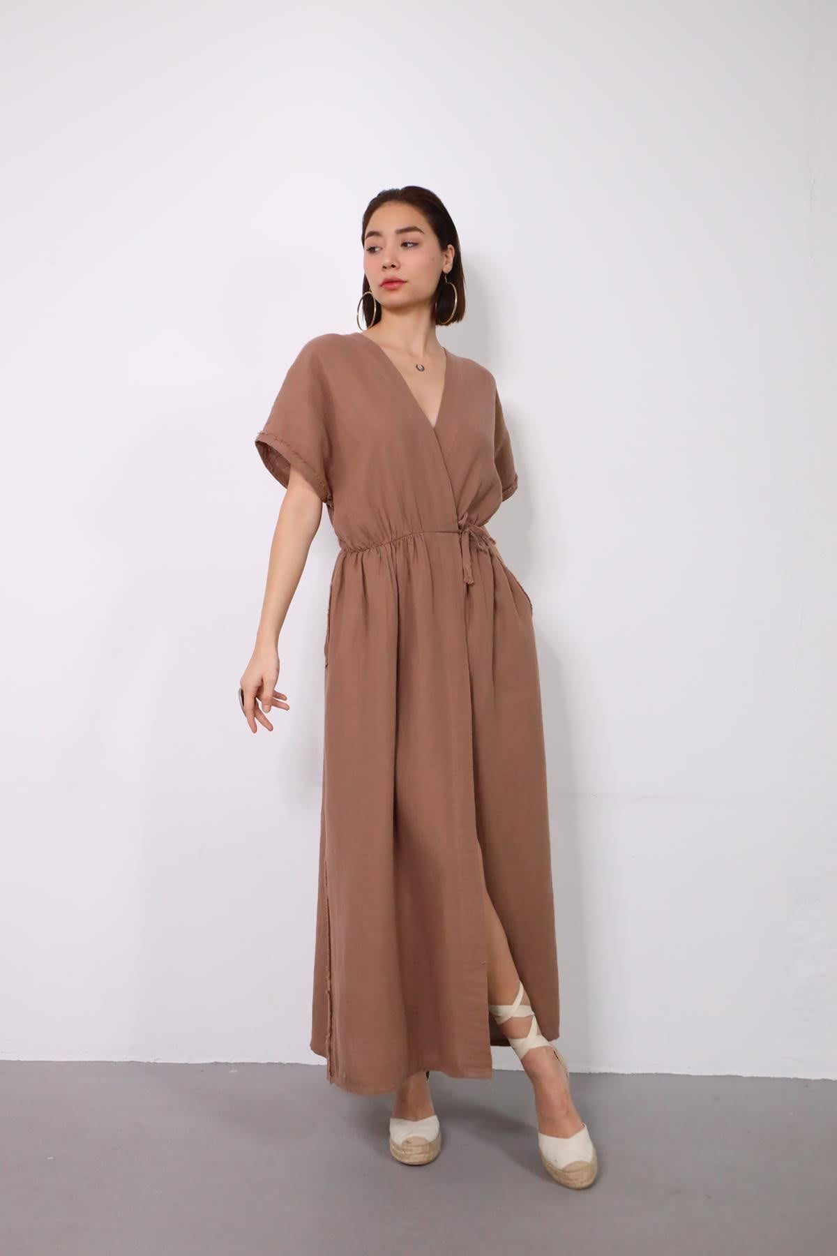 Kahverengi Püsküllü Yırtmaçlı Anvelop Elbise - Şaman Butik Kahverengi Püsküllü Yırtmaçlı Anvelop Elbise