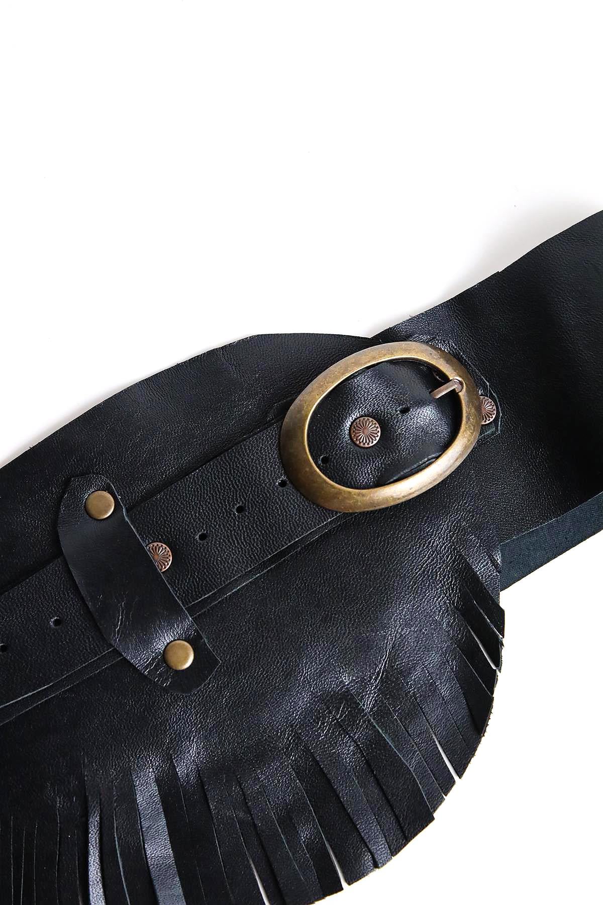  Siyah Zımbalı Parçalı Deri Kemer