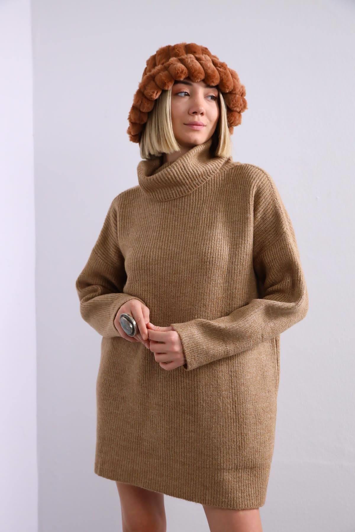 Camel Turtleneck Long Knitted Pullover Camel Turtleneck Long Knitted Pullover