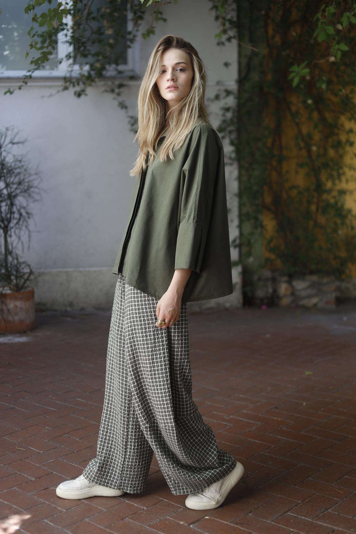 Haki Kalın Manşetli Düğmesi Gizli Salaş Gömlek