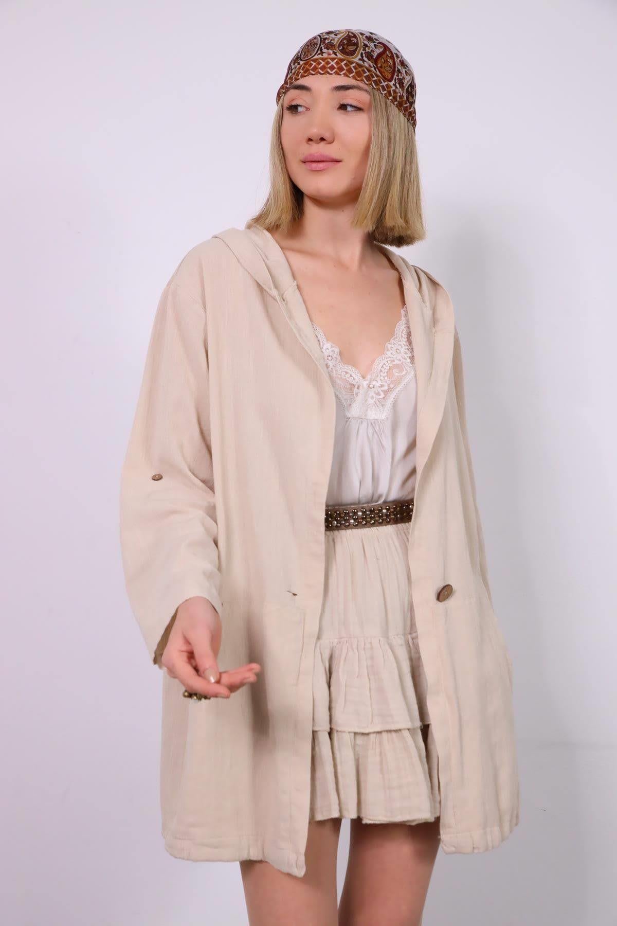  Bej Arkadan Büzgülü Tek Düğmeli Kapüşonlu Ceket