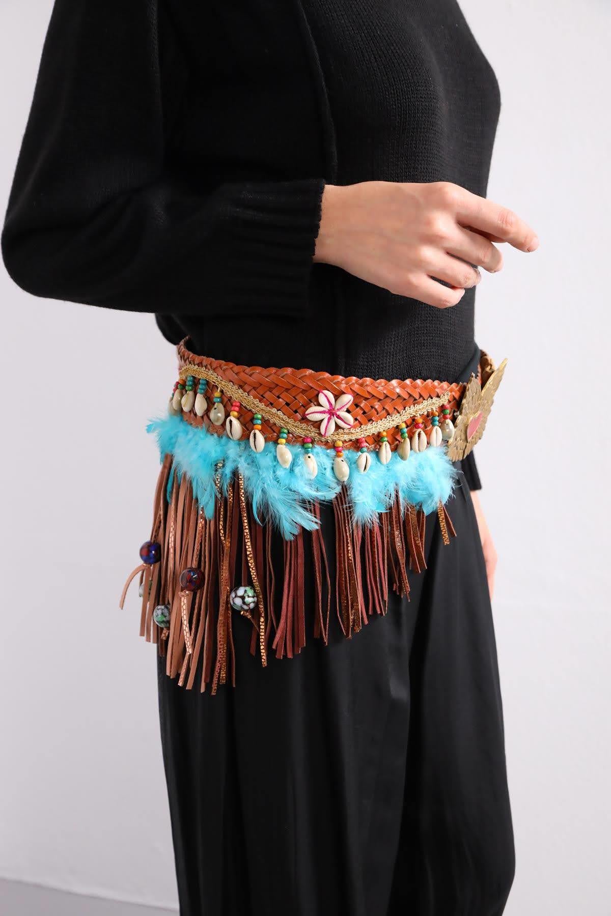 Açık Kahverengi Püsküllü Kabuk Detaylı Kemer - Şaman Butik Açık Kahverengi Püsküllü Kabuk Detaylı Kemer