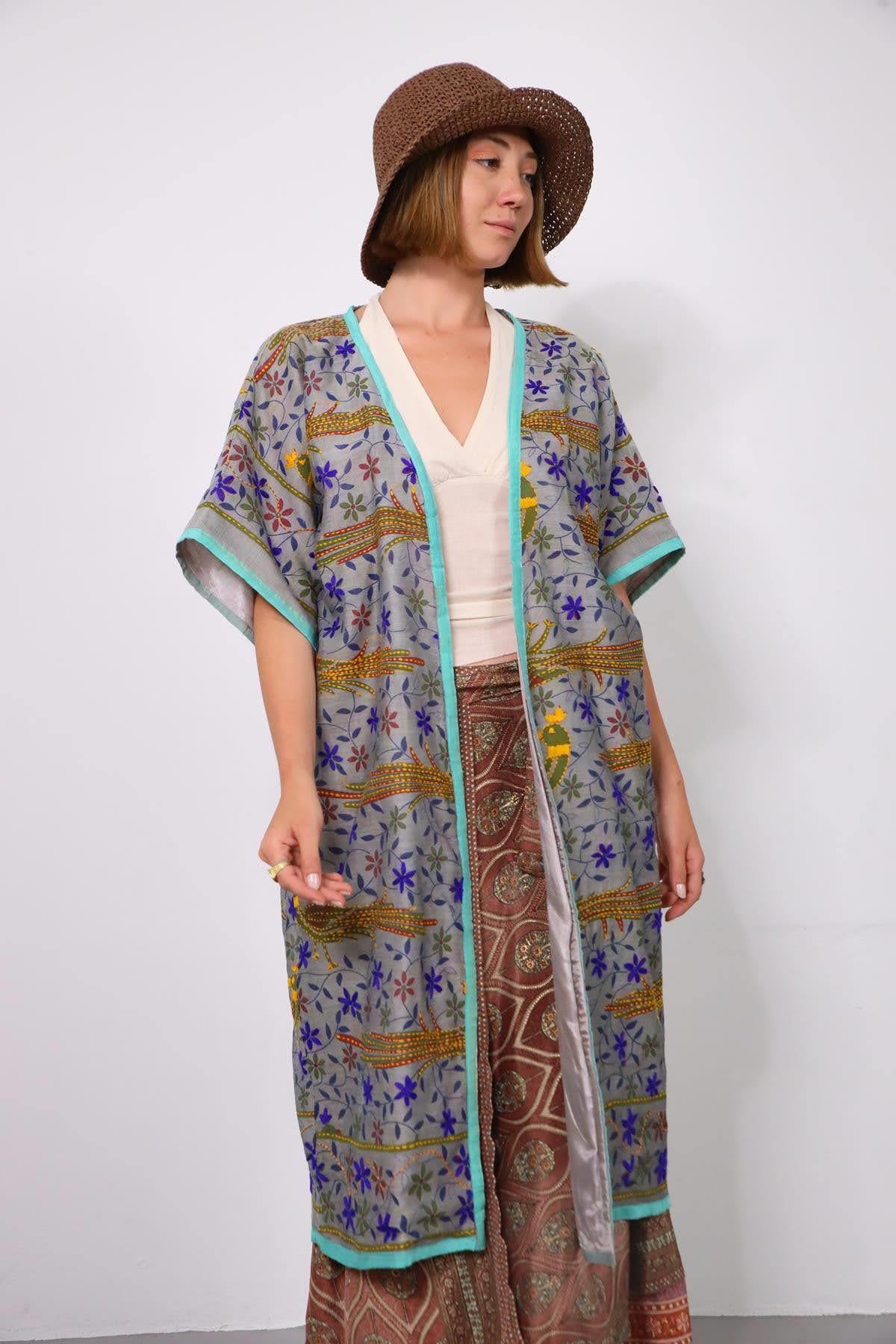 Gri İşlemeli Kısa Kollu Bohem Kaftan - Şaman Butik Gri İşlemeli Kısa Kollu Bohem Kaftan