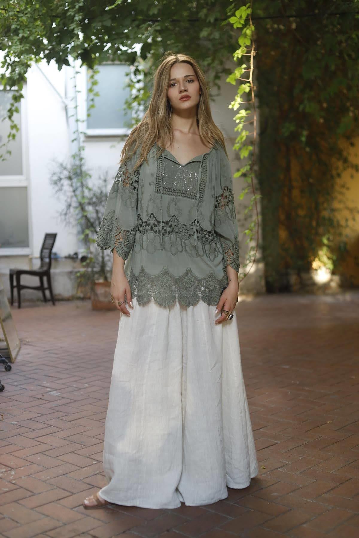 Haki Dantelli Payet Detaylı İpek Bluz