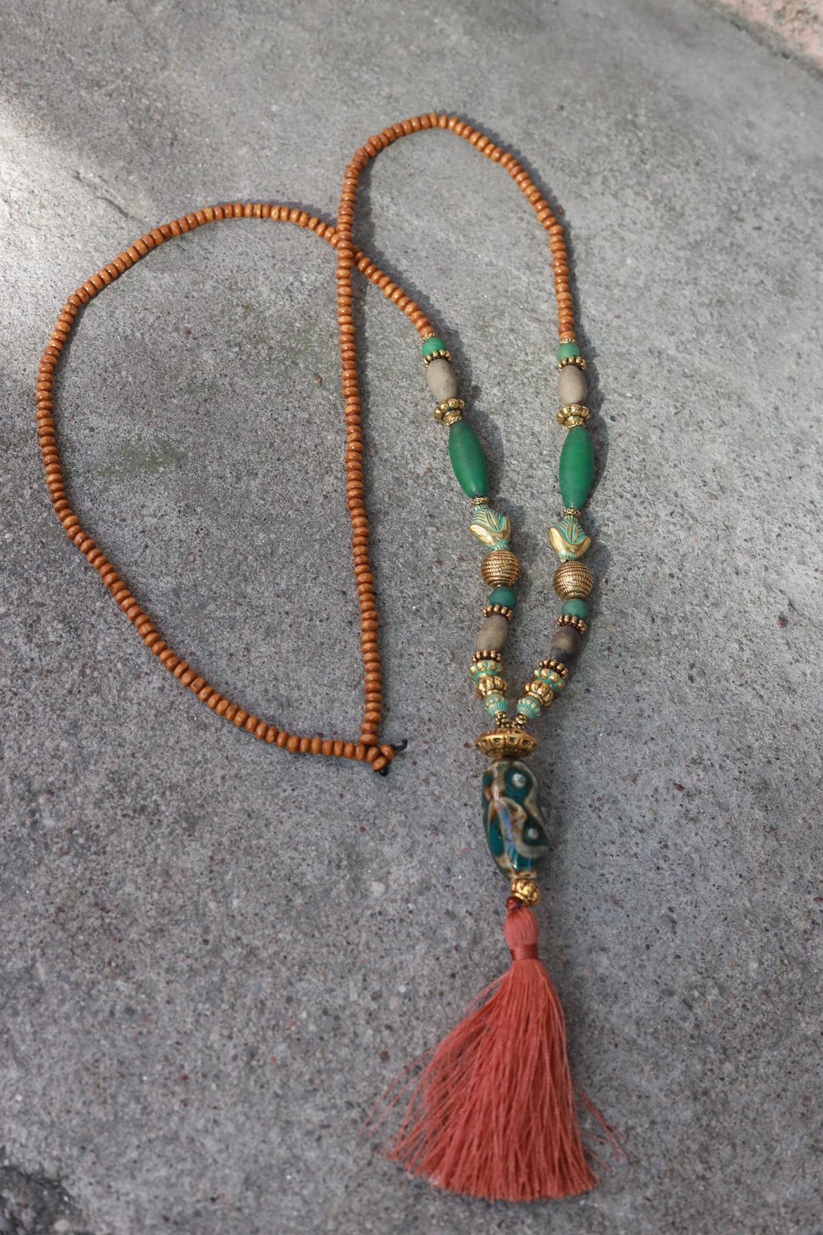 Püsküllü El Yapımı Tasarım Kolye