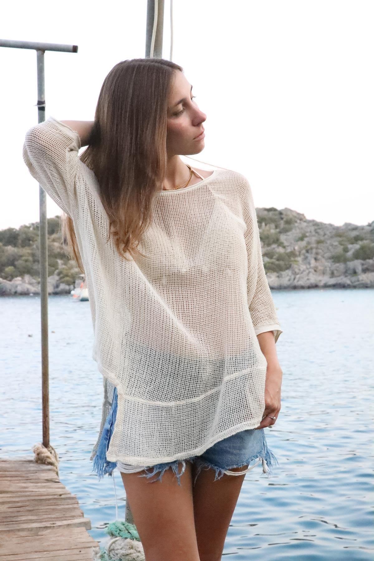 Ekru Kayık Yaka Parçalı Asimetrik Kesim File Bluz - Şaman Butik Ekru Kayık Yaka Parçalı Asimetrik Kesim File Bluz