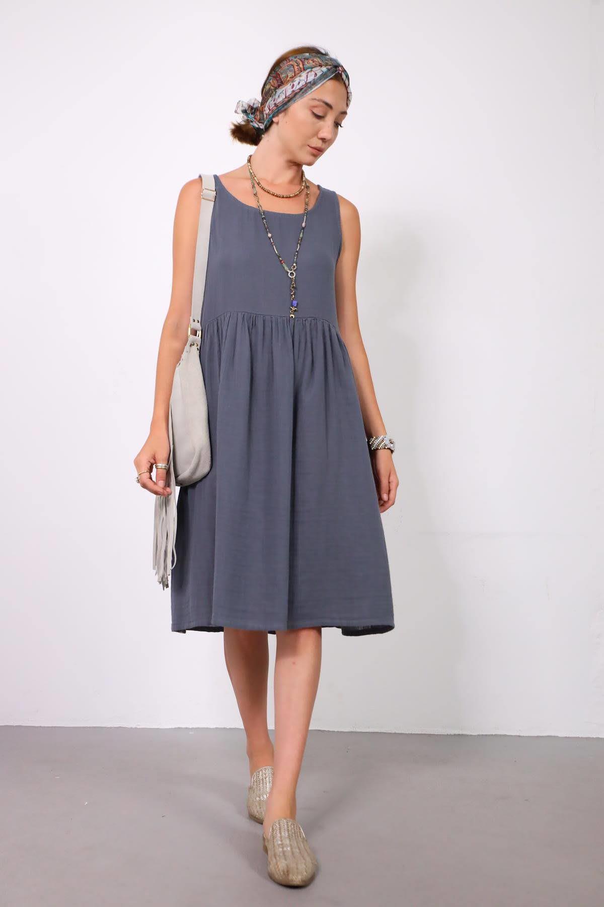 Antrasit Kayık Yaka Pileli Kolsuz Elbise - Şaman Butlk Antrasit Kayık Yaka Pileli Kolsuz Elbise