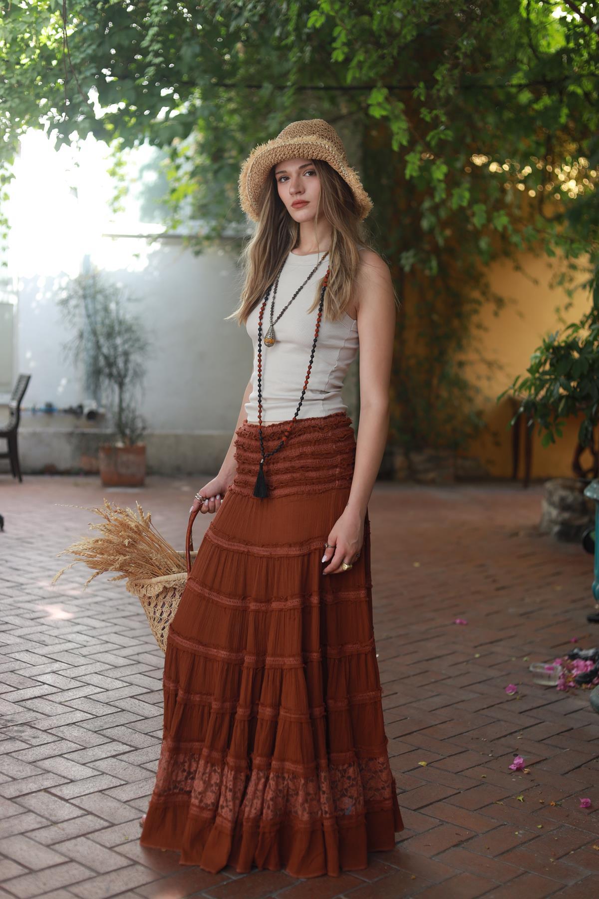 Tarçın Rengi Beli Gipeli Parça Detaylı Dantelli Bohem Etek