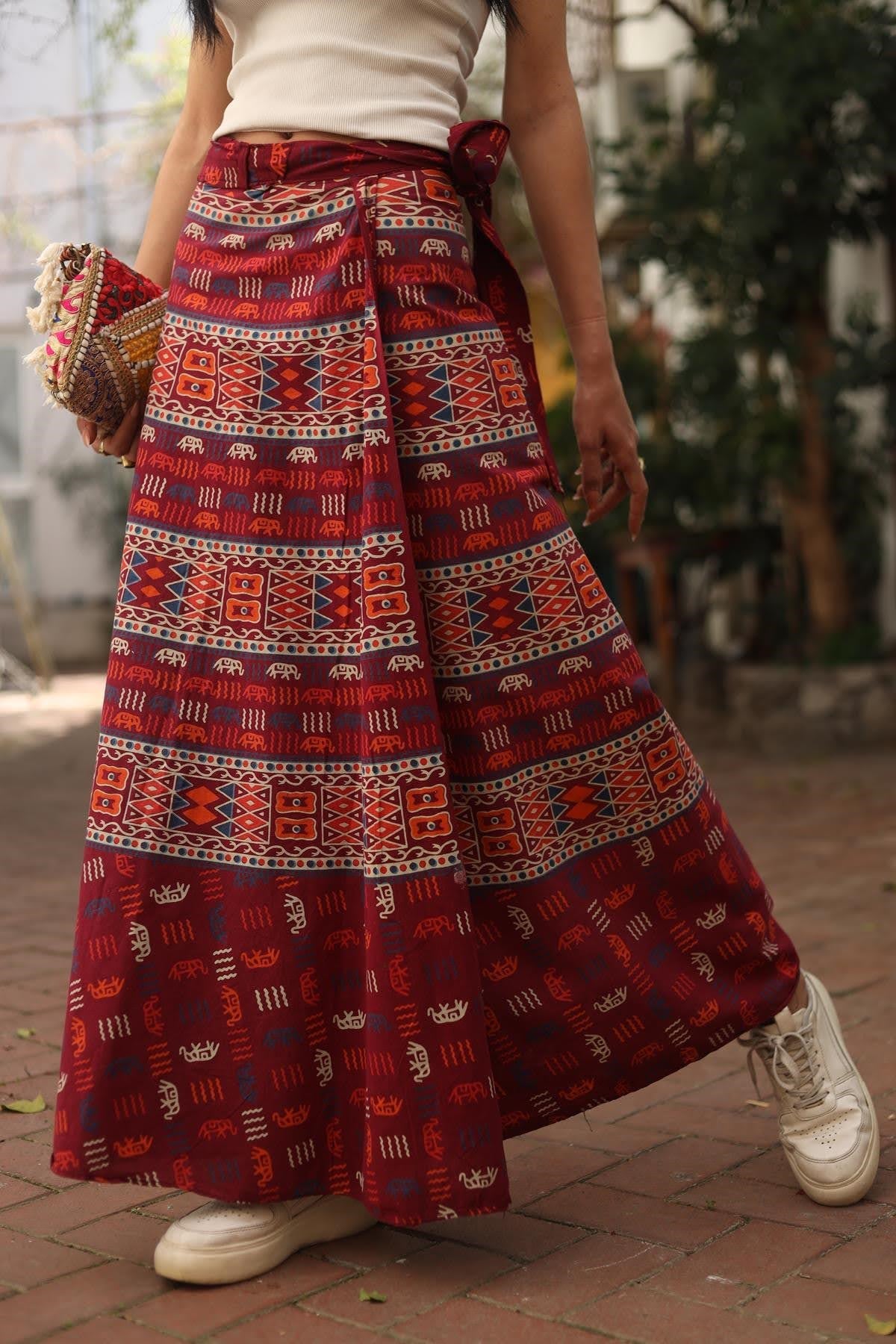 Bordo Otantik Desenli Anvelop Etek