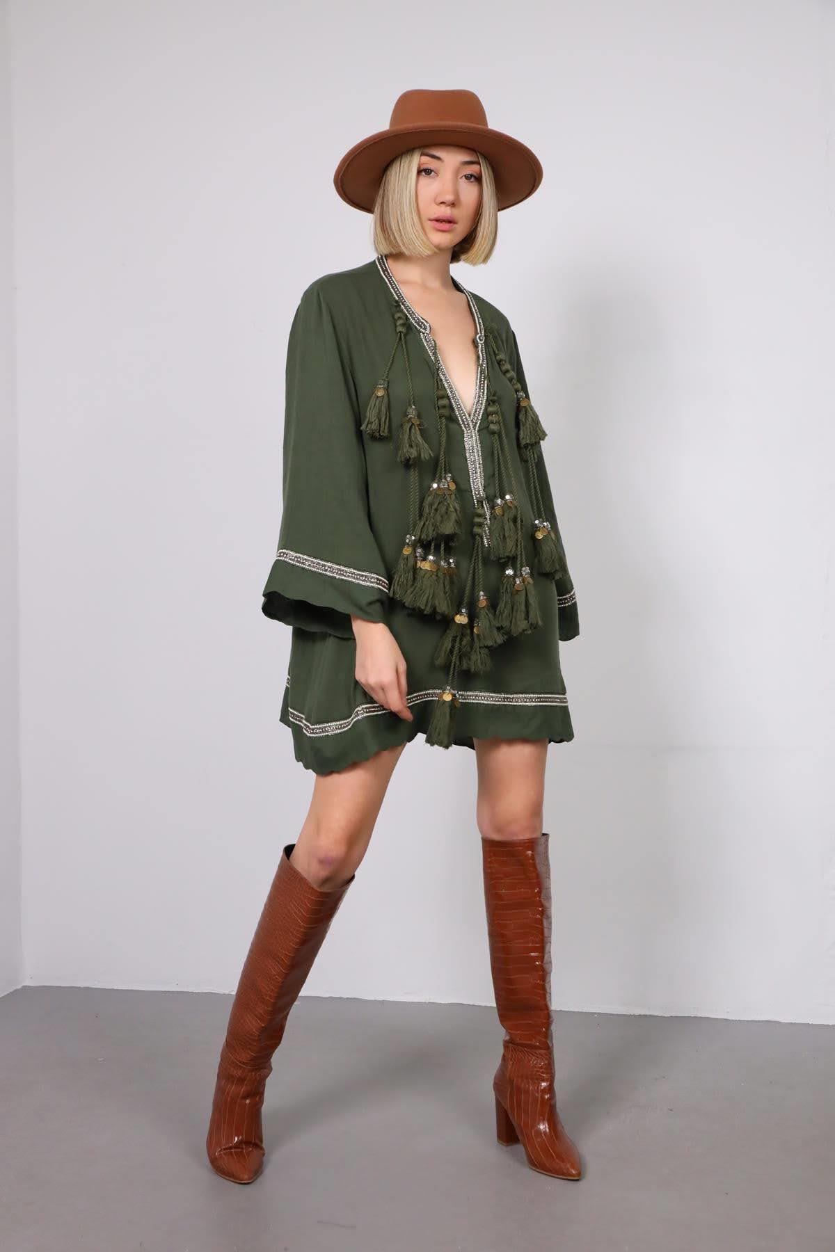 Haki Boncuk İşlemeli Ponponlu Tunik - Şaman Butik - Bohem Giyim ve Aksesuar | Kadın & Erkek Haki Boncuk İşlemeli Ponponlu Tunik