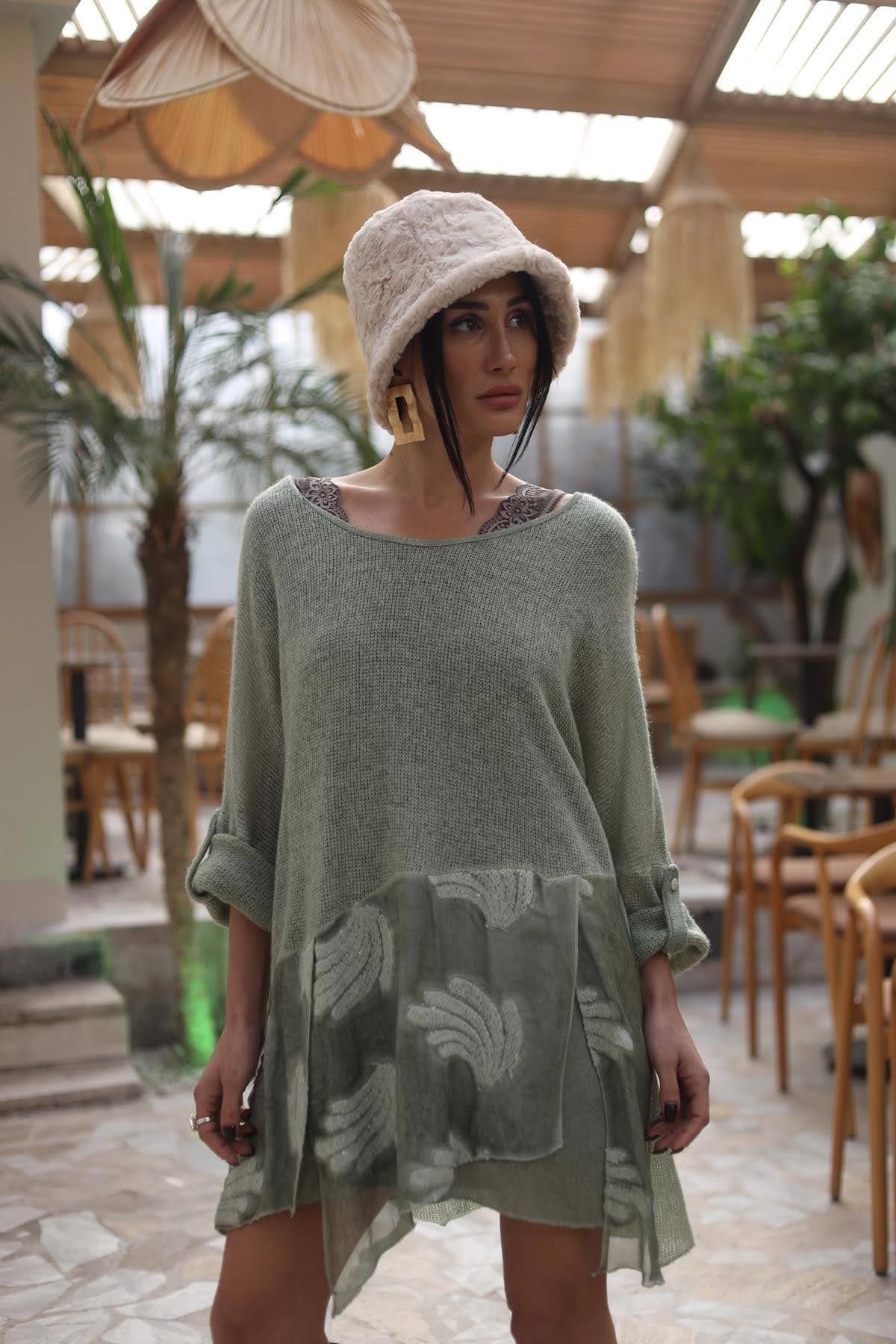 Haki Otantik Kabartmalı Garnili Bluz