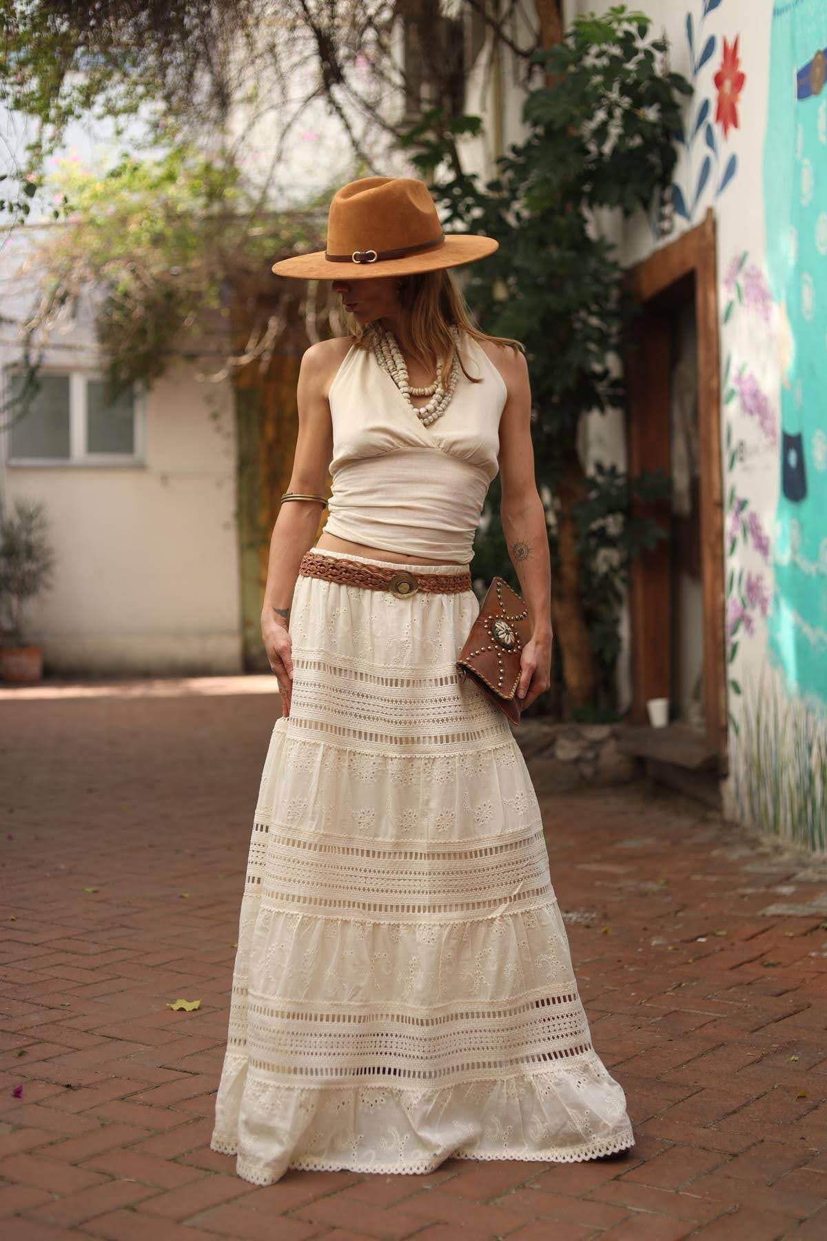 Krem Rengi Ajurlu Dantel Detaylı Etek