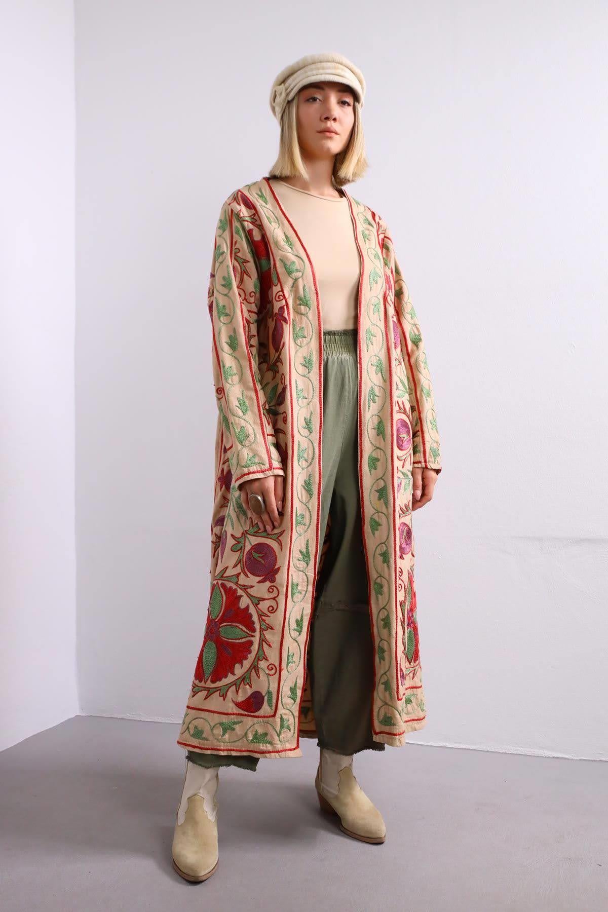 Camel Rengi Çiçek İşlemeli Bohem Kaftan - Şaman Butik Camel Rengi Çiçek İşlemeli Bohem Kaftan
