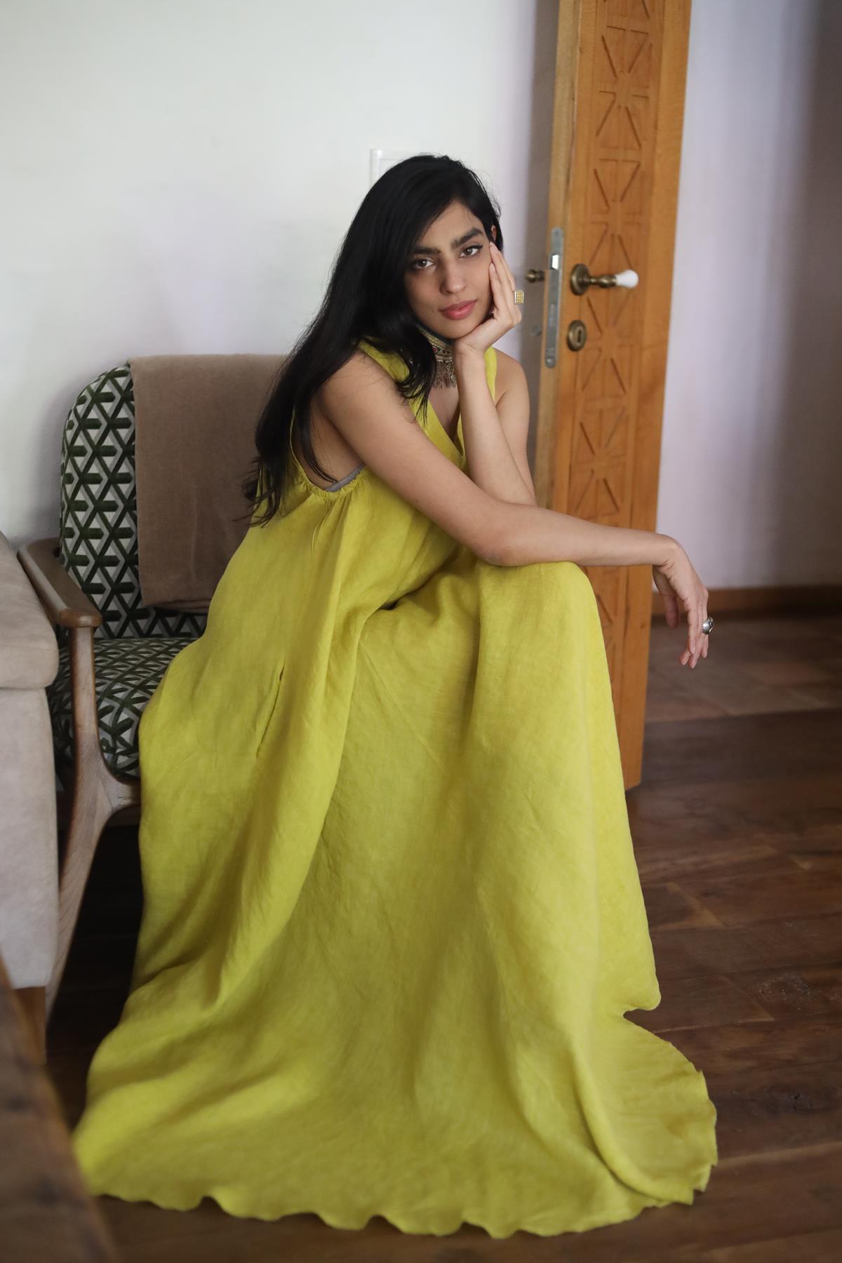 Yağ Yeşili V Yaka Cepli Kolsuz Keten Elbise