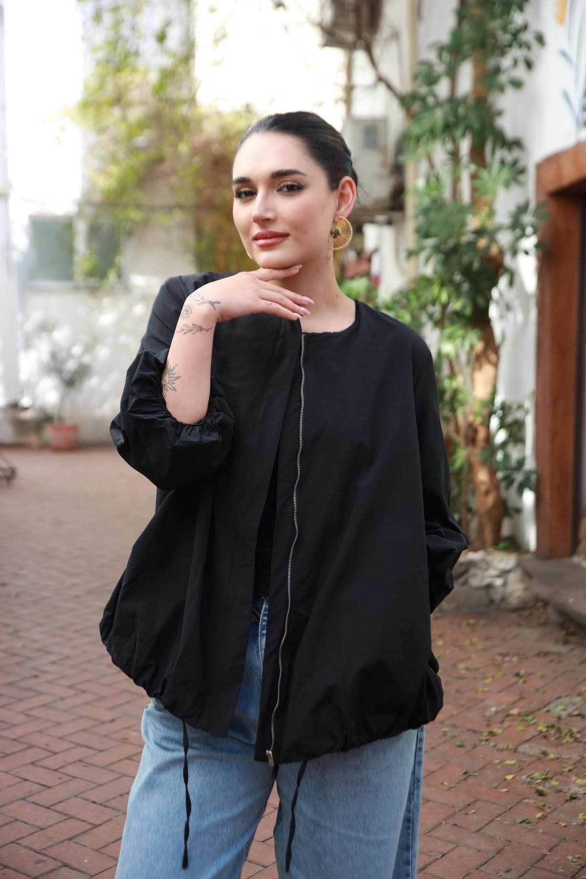 Black Elastic Sleeve Zippered Jacket