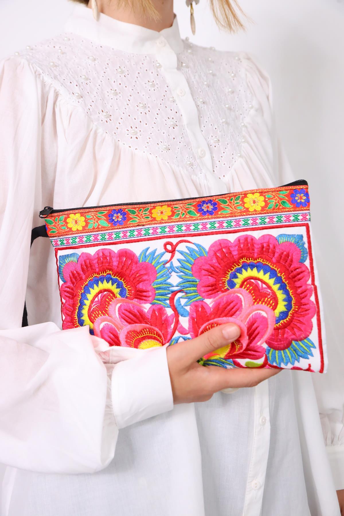  Renkli Otantik İşlemeli Tasarım El Çantası