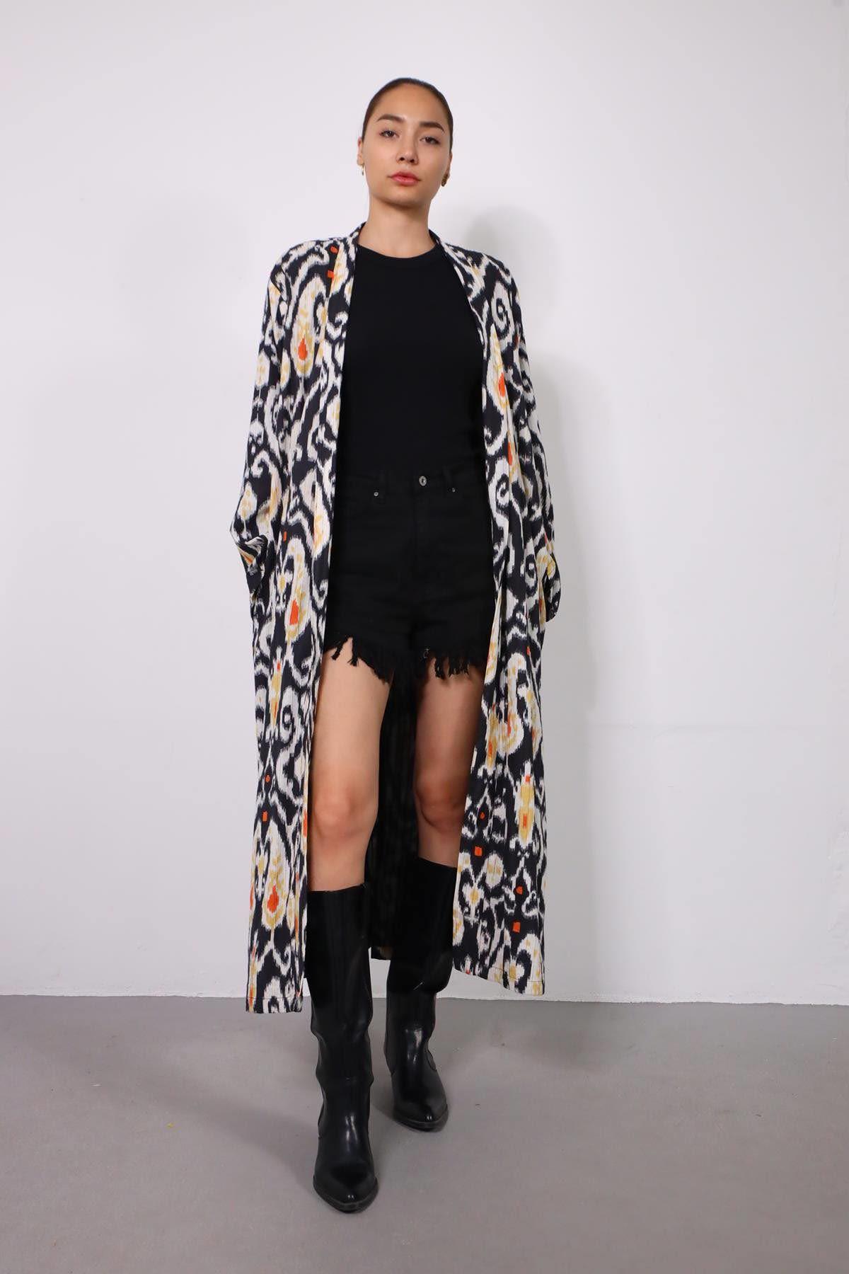 Siyah Dikiş Detaylı Desenli Kaftan - Şaman Butik Siyah Dikiş Detaylı Desenli Kaftan