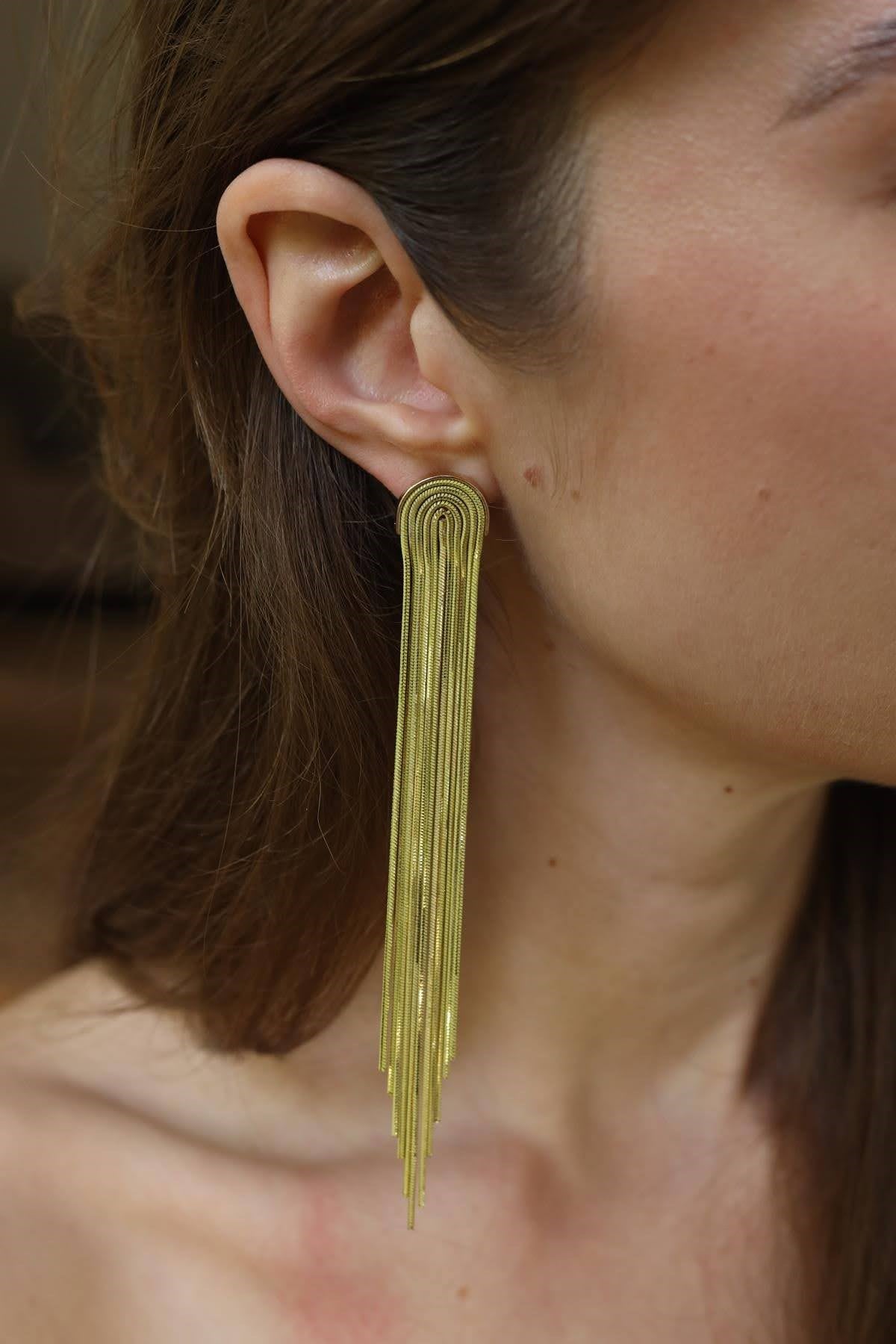 Gold Detaylı Sallantılı Küpe