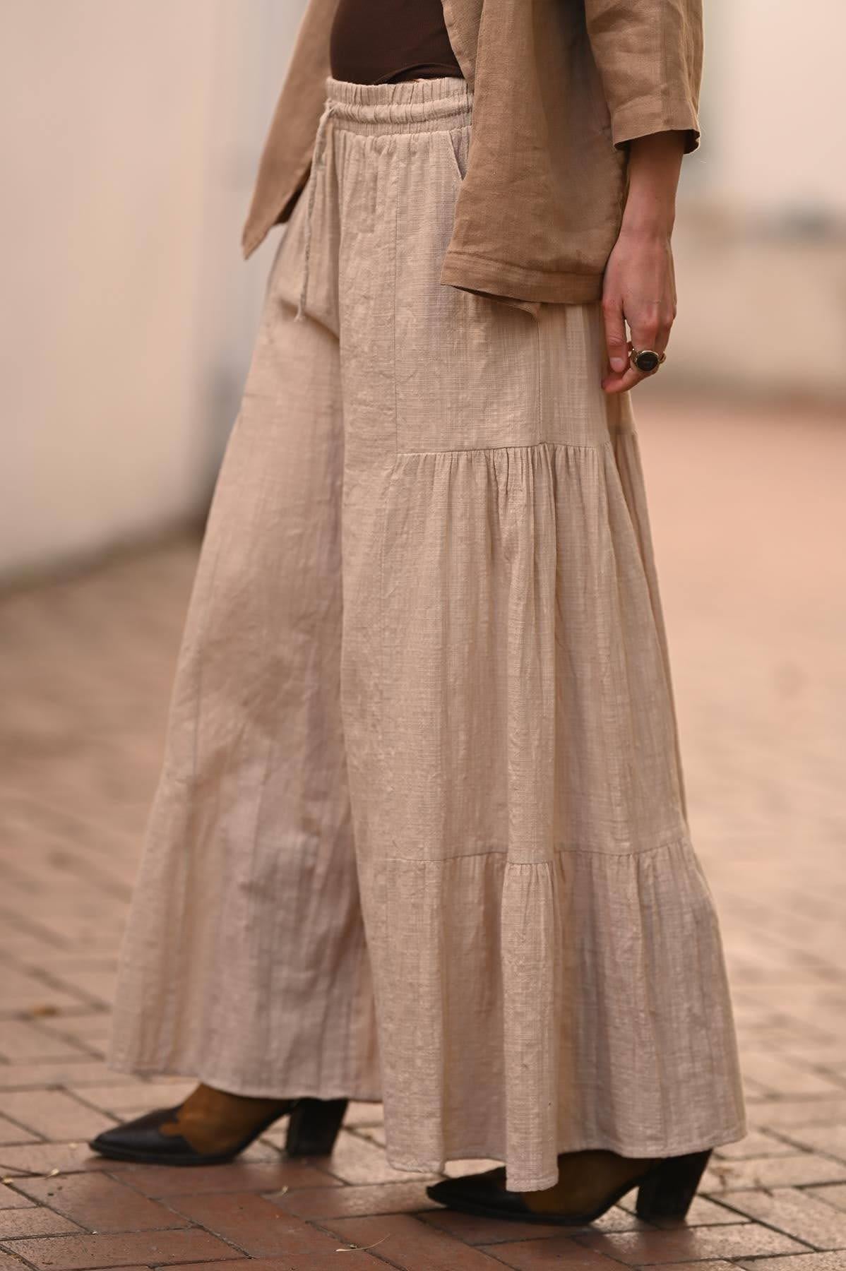 Krem Rengi Pileli Dikiş Detaylı Salaş Pantolon