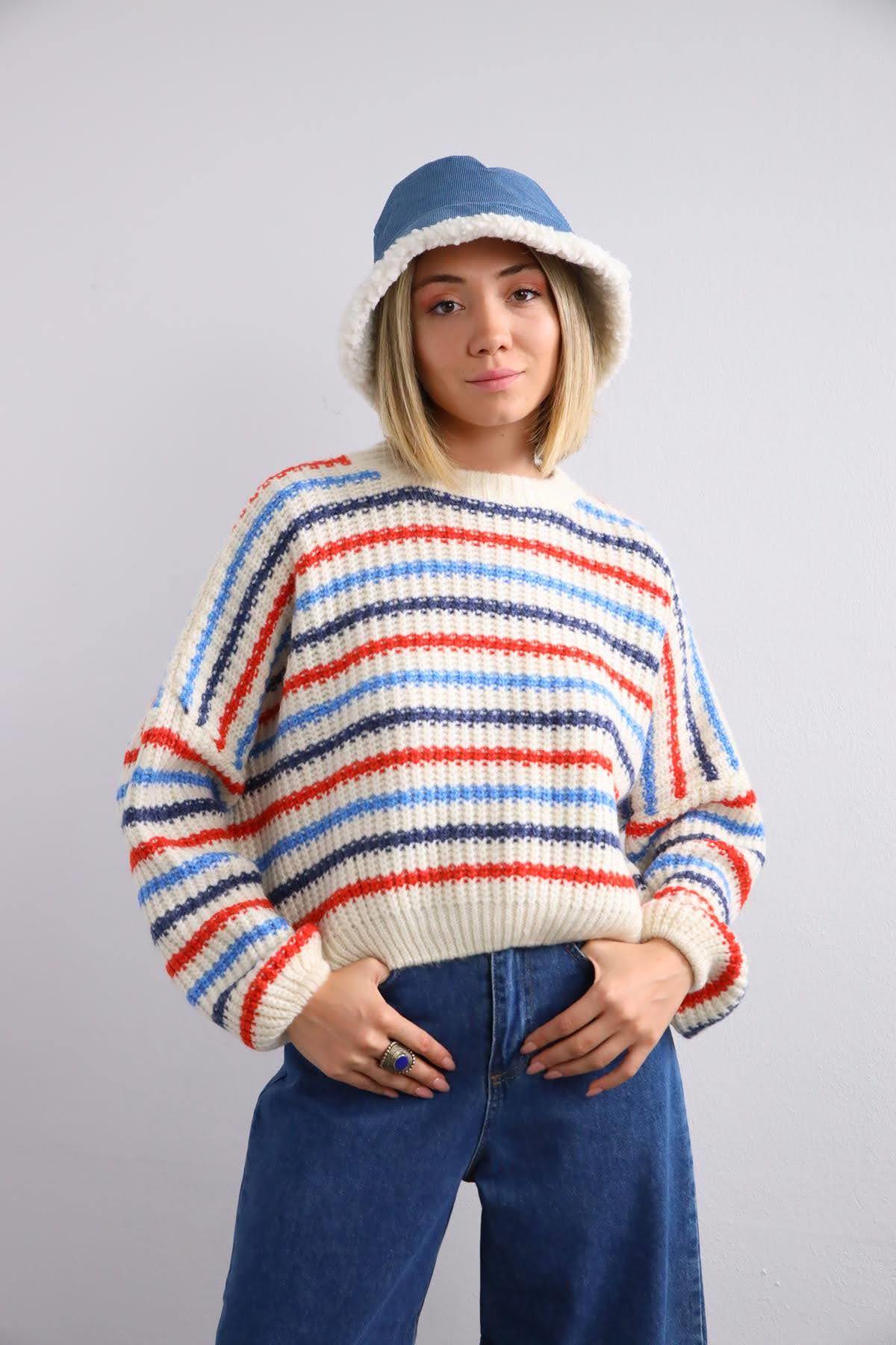 Ekru Bisiklet Yaka Renkli Çizgili Kazak - Şaman Butik Ekru Bisiklet Yaka Renkli Çizgili Kazak