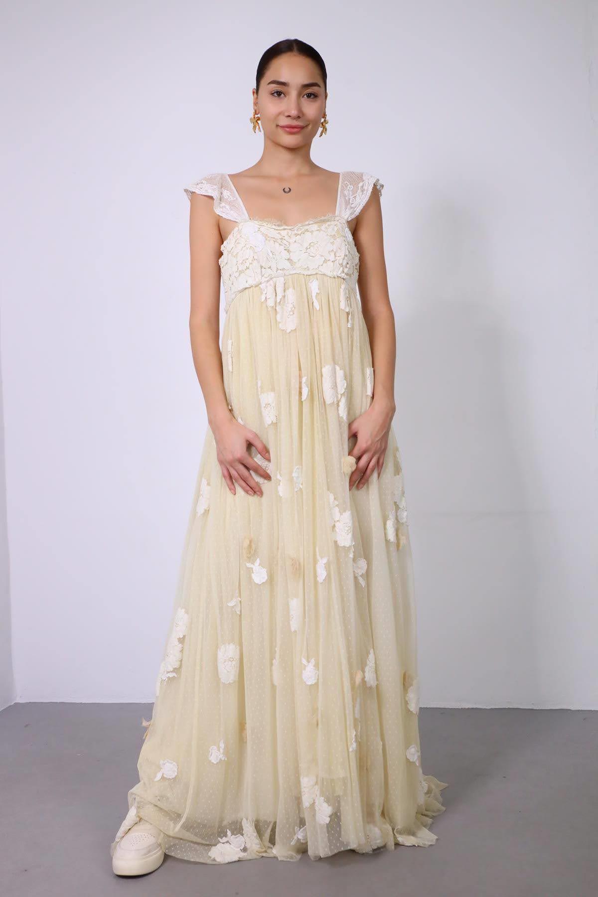 Krem Rengi Dantel Detaylı Tül Elbise - Şaman Butik Krem Rengi Dantel Detaylı Tül Elbise