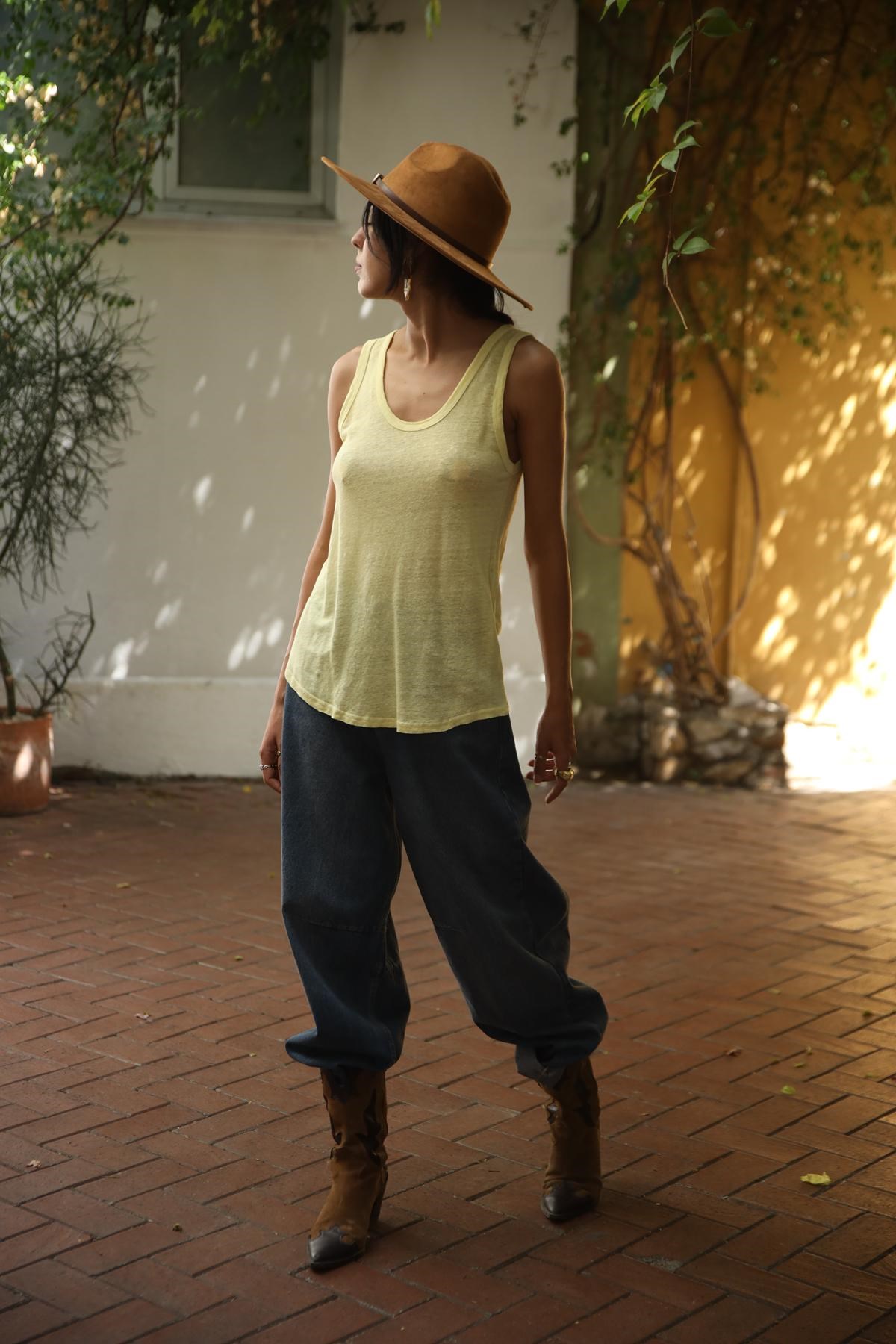 Butter Yellow Keten Atlet