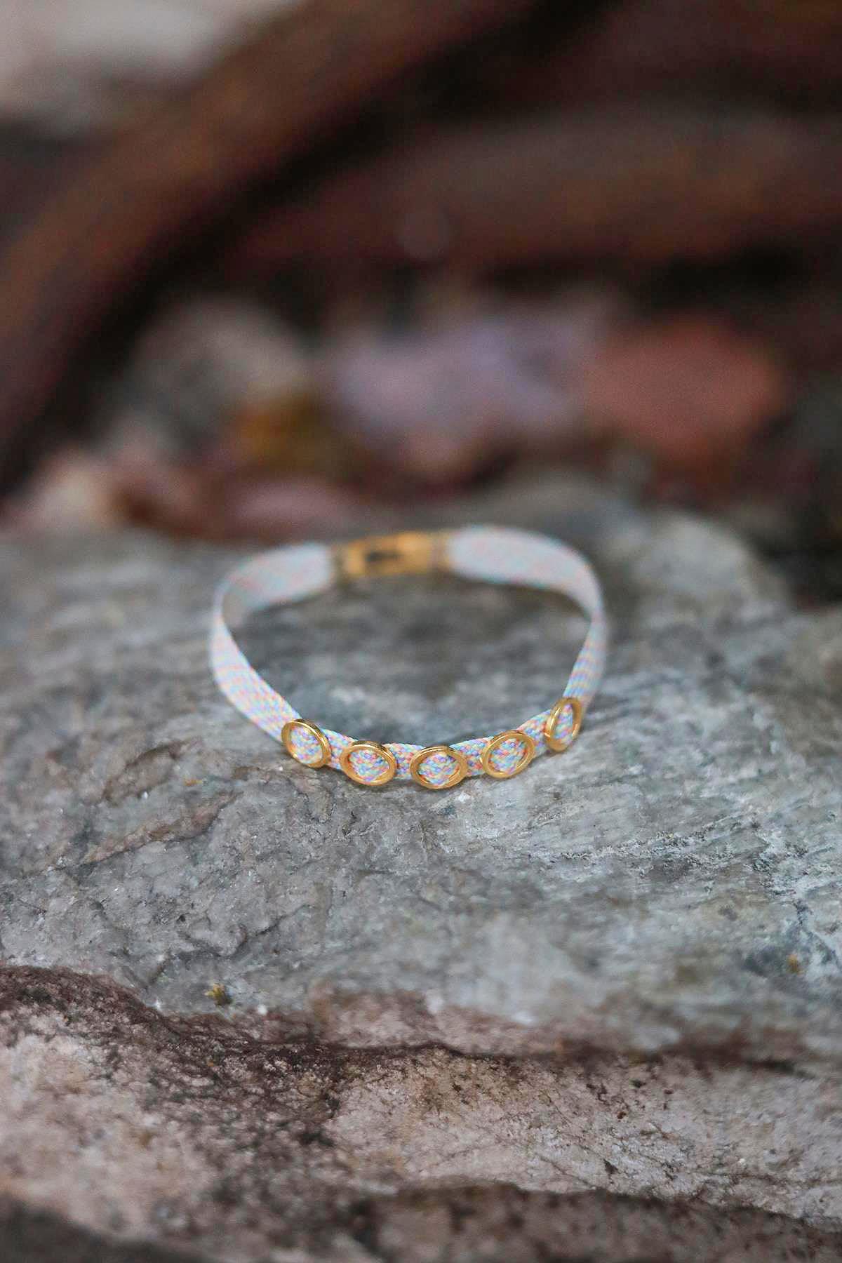 Halka Detaylı Renkli Bileklik