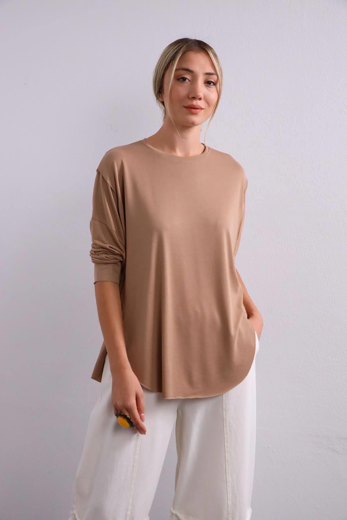  Camel Rengi Yırtmaç Detaylı Salaş Bluz
