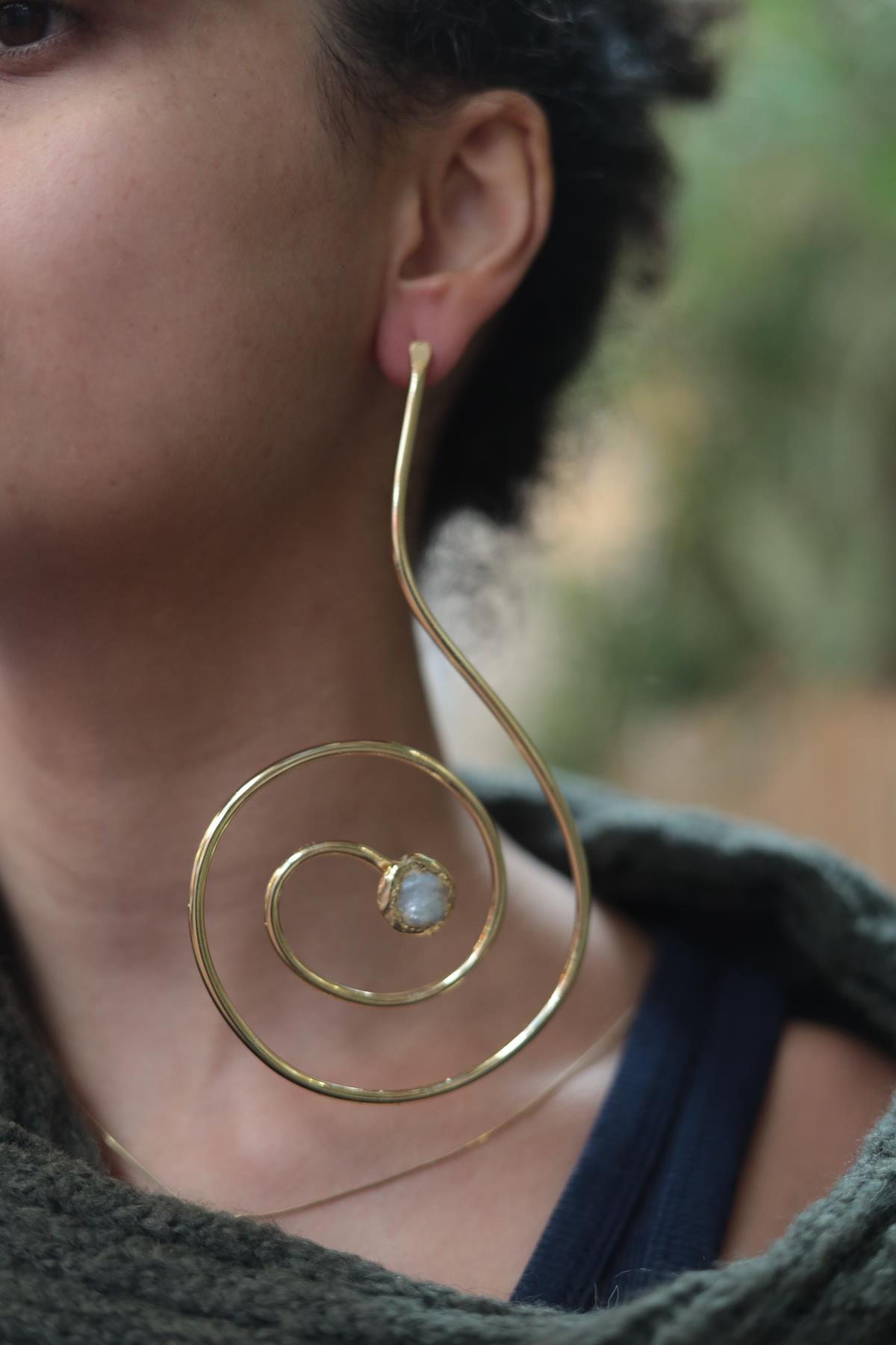 Altın Kaplama Büyük İncili Spiral Küpe