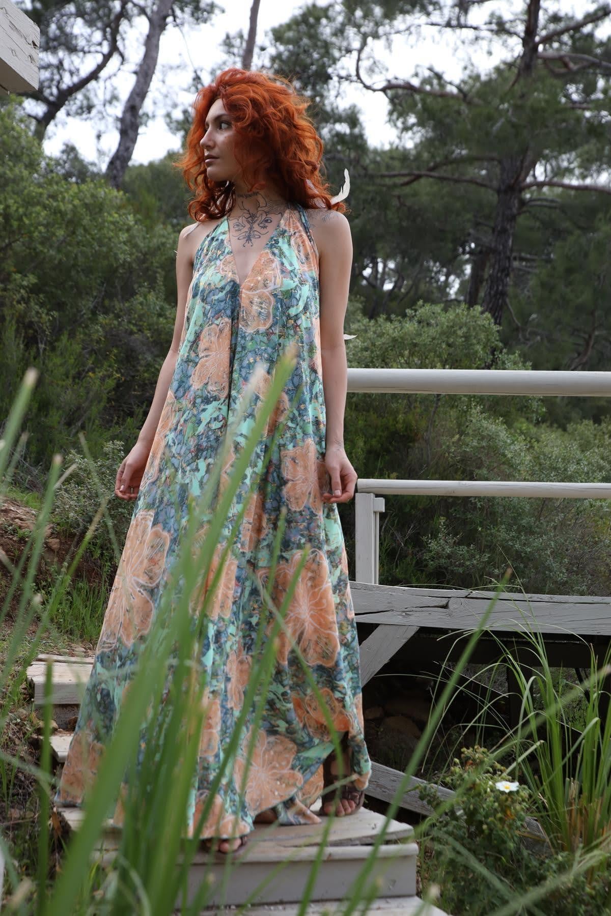 Su Yeşili V Yaka Sırt Dekolteli Önü Dikiş Detaylı İpek Elbise