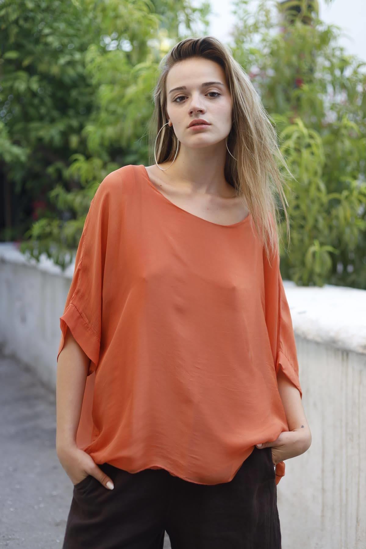 Turuncu Sırtı Bağlamalı İpek Bluz