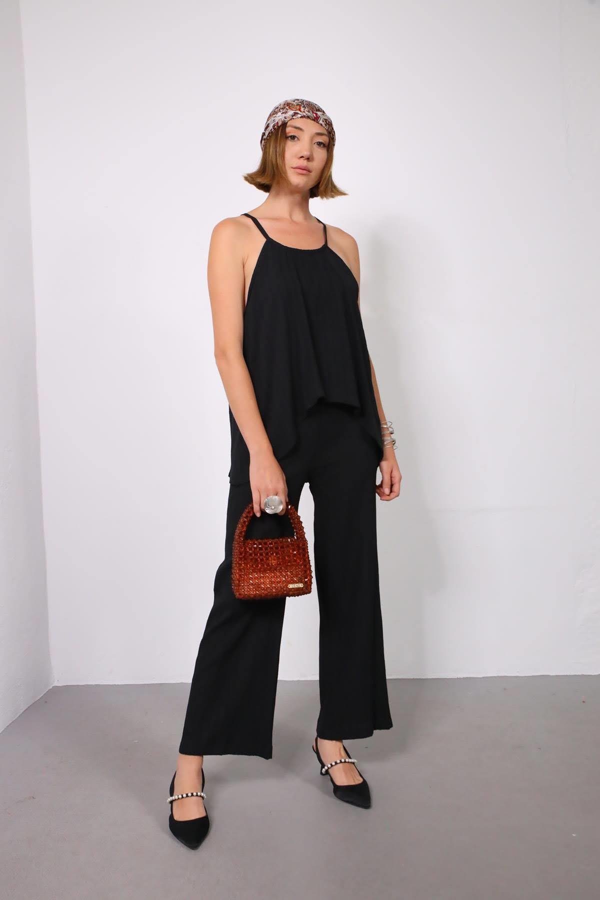  Siyah Boyundan Askılı Bluz ve Pantolon Gofre Takım