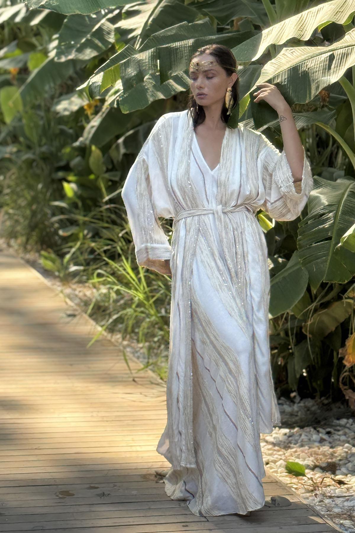 Beyaz Payet Detaylı Otantik Kaftan