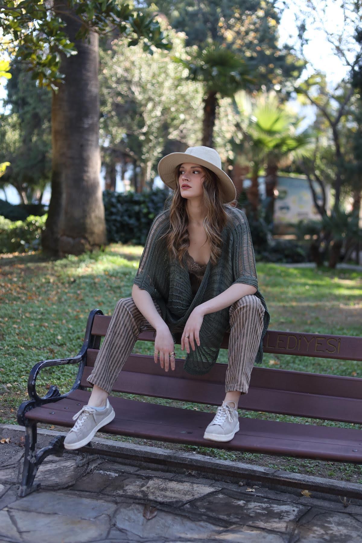 Haki Önü Çapraz File Triko Bluz