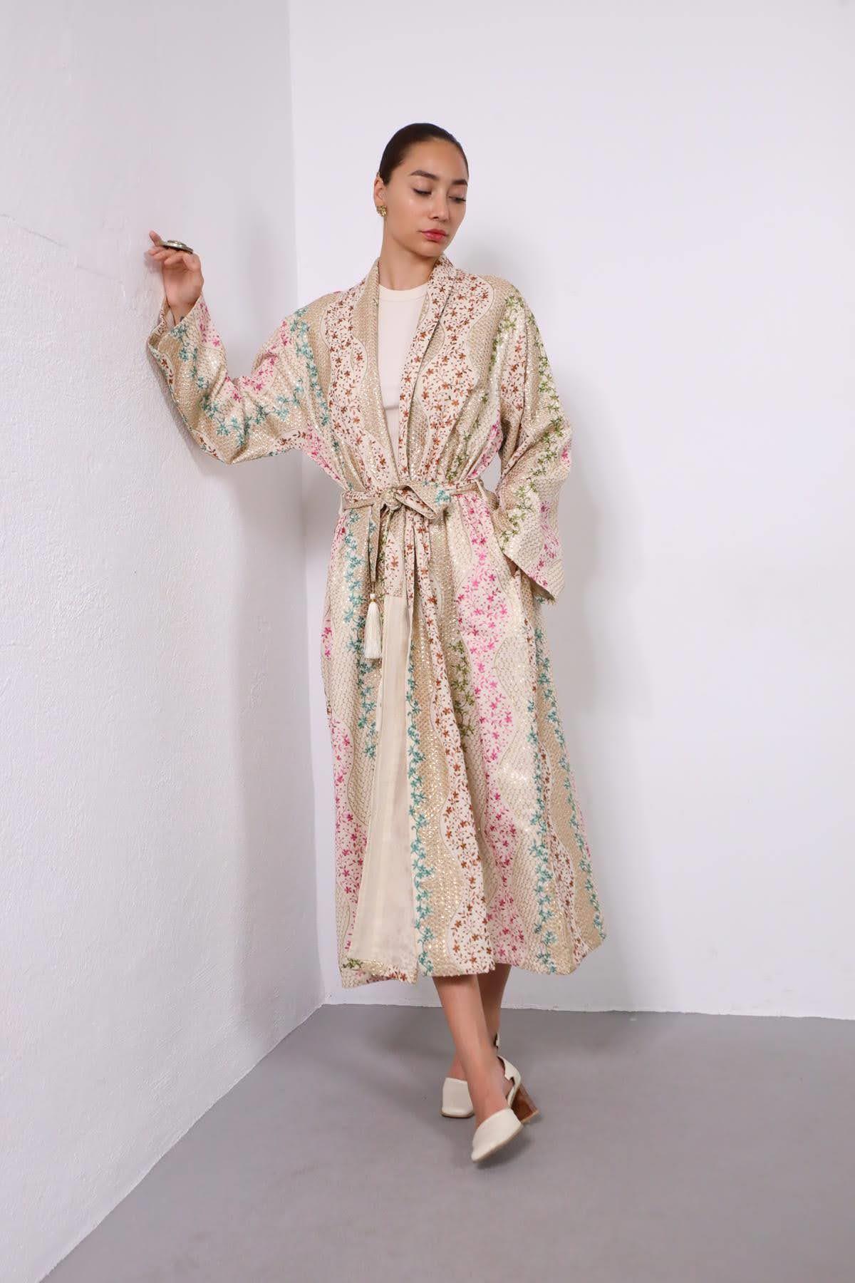 Ekru Püsküllü Payetli Suzani Kaftan - Şaman Butik Ekru Püsküllü Payetli Suzani Kaftan