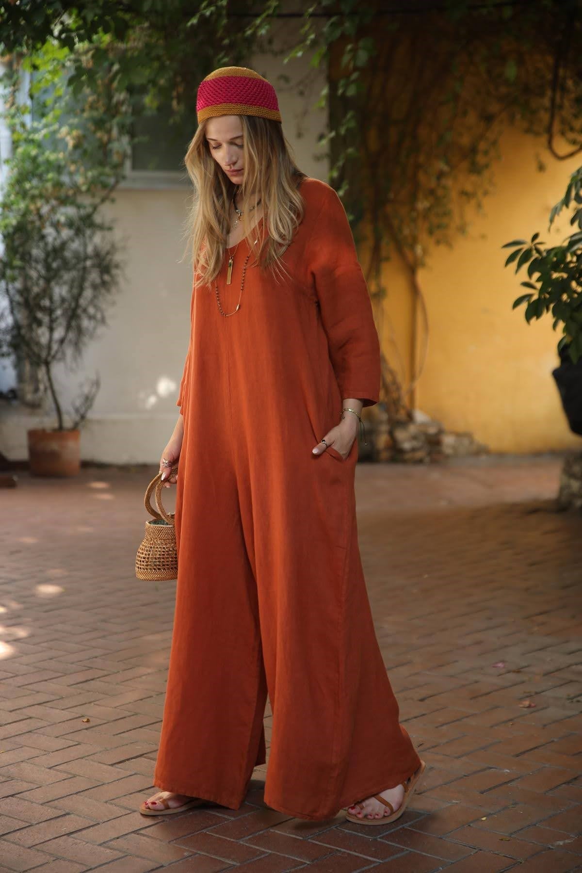 Kiremit Rengi Geniş Yaka Sırt Detaylı Keten Tulum
