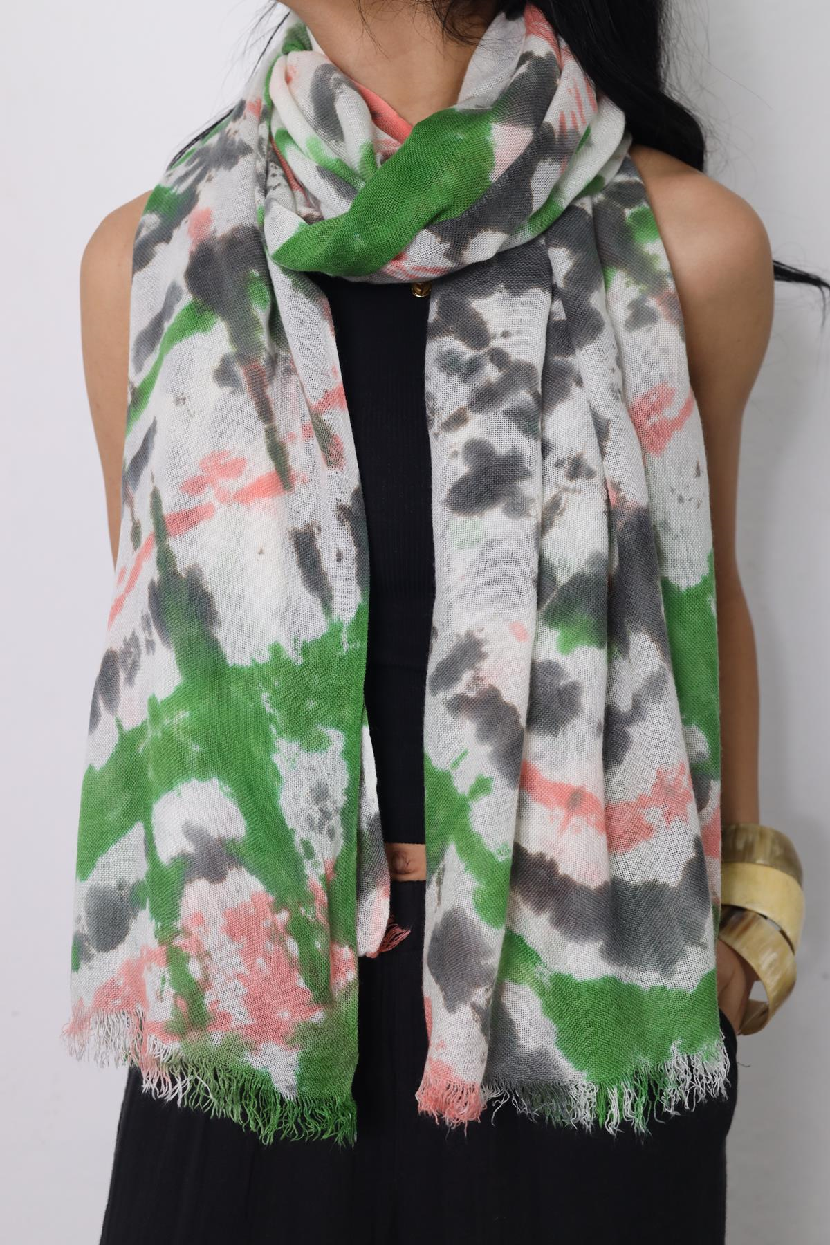 Yeşil Batik Desenli Pamuk Şal