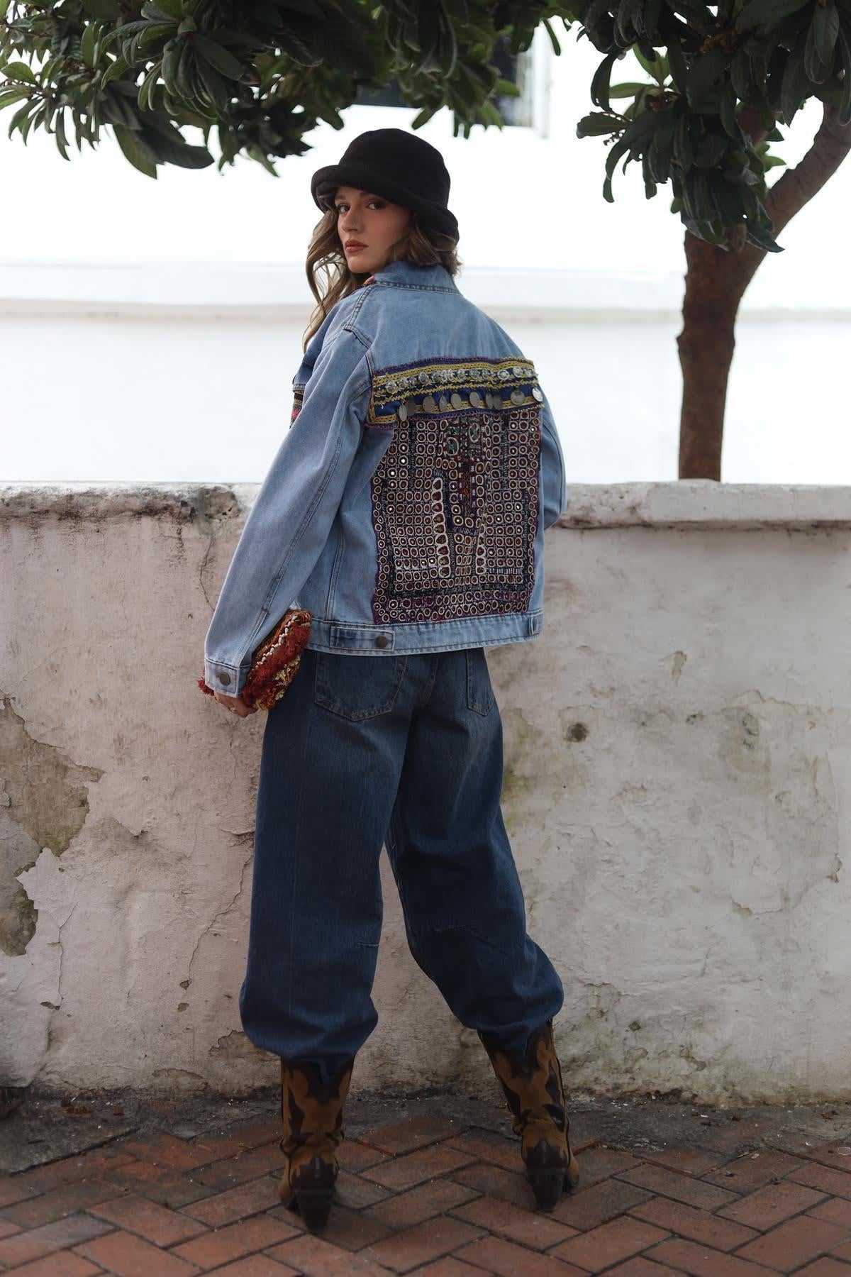 Mavi Antik İşlemeli Kot Ceket