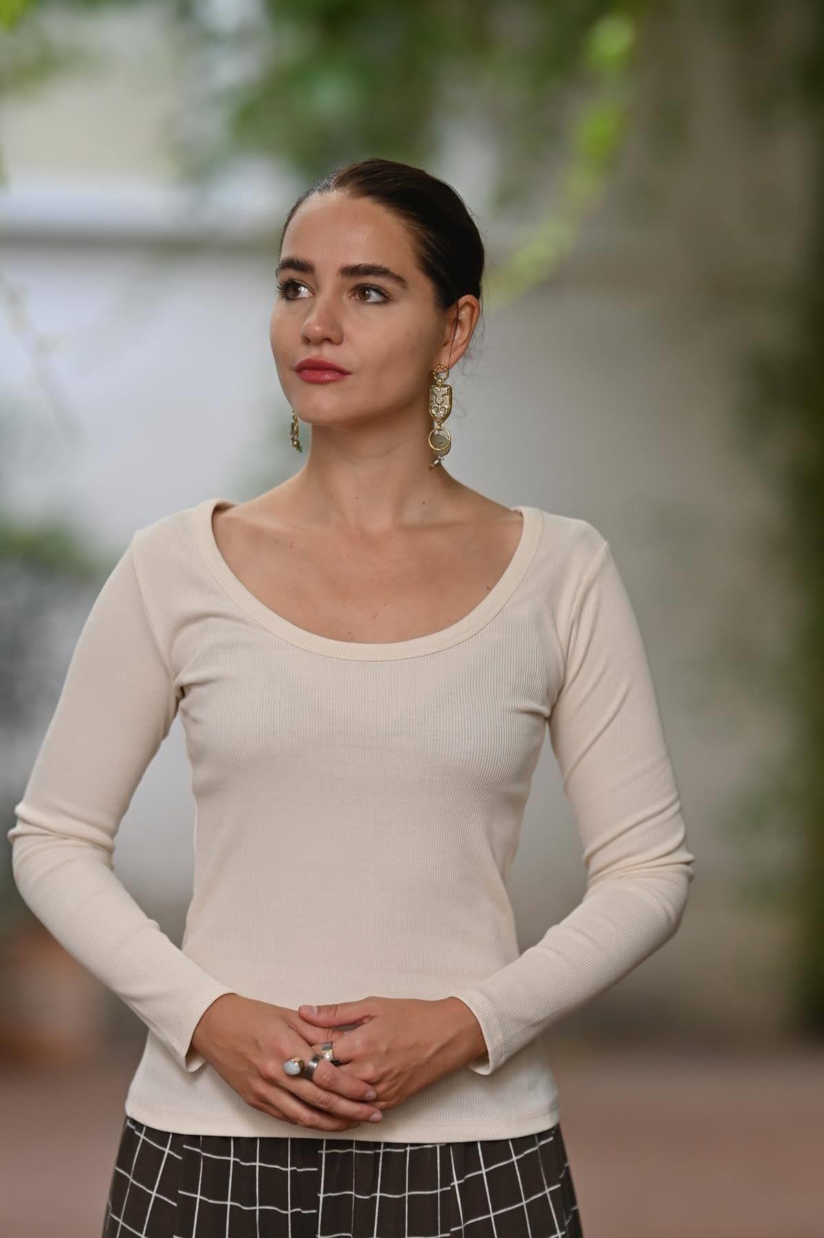 Krem Rengi Uzun Kollu Kaşkorse Bluz