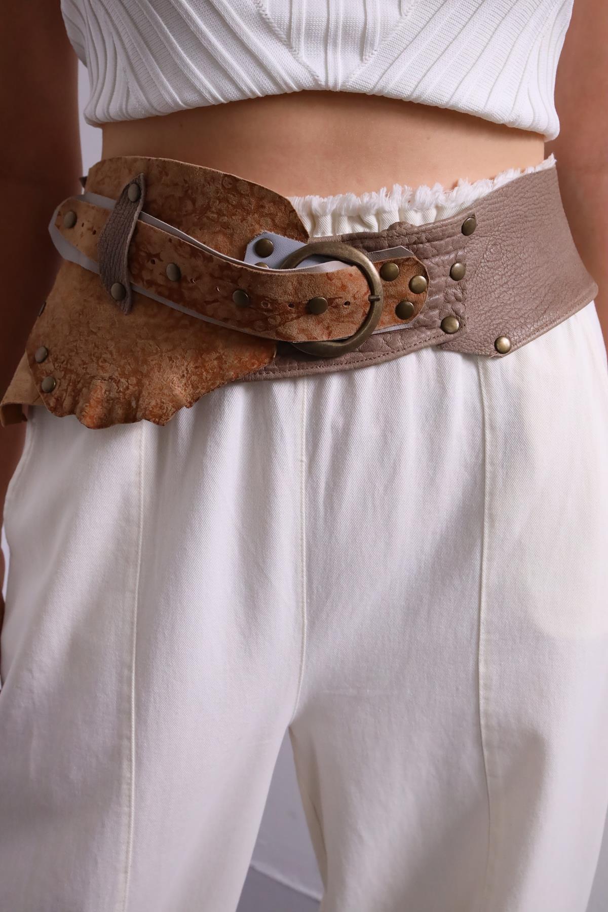 Vizon Rengi Parçalı Deri Kemer - Şaman Butik Vizon Rengi Parçalı Deri Kemer