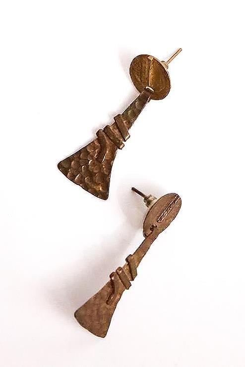 Eyfel Figürlü Dokulu Sallantılı Küpe - Şaman Butik Eyfel Figürlü Dokulu Sallantılı Küpe