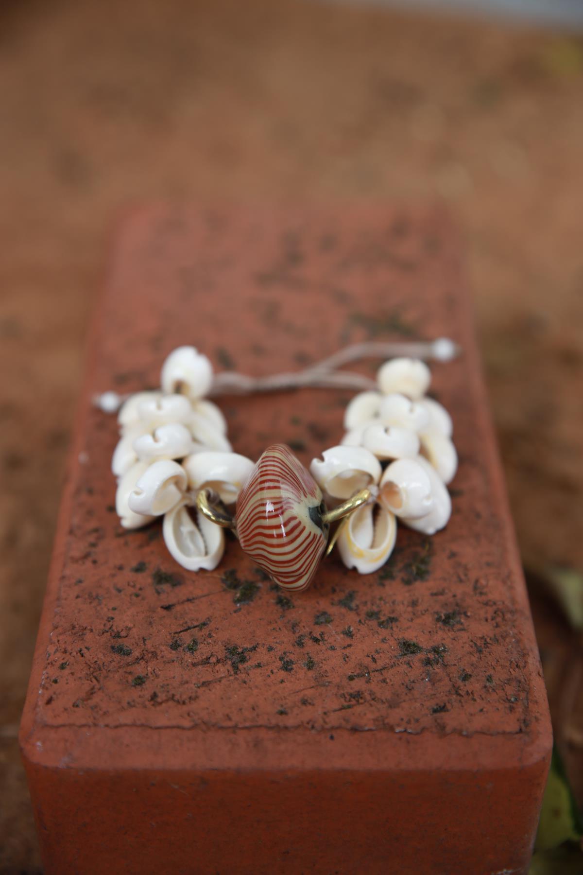 Seashell Ceramic Pattern Bracelet