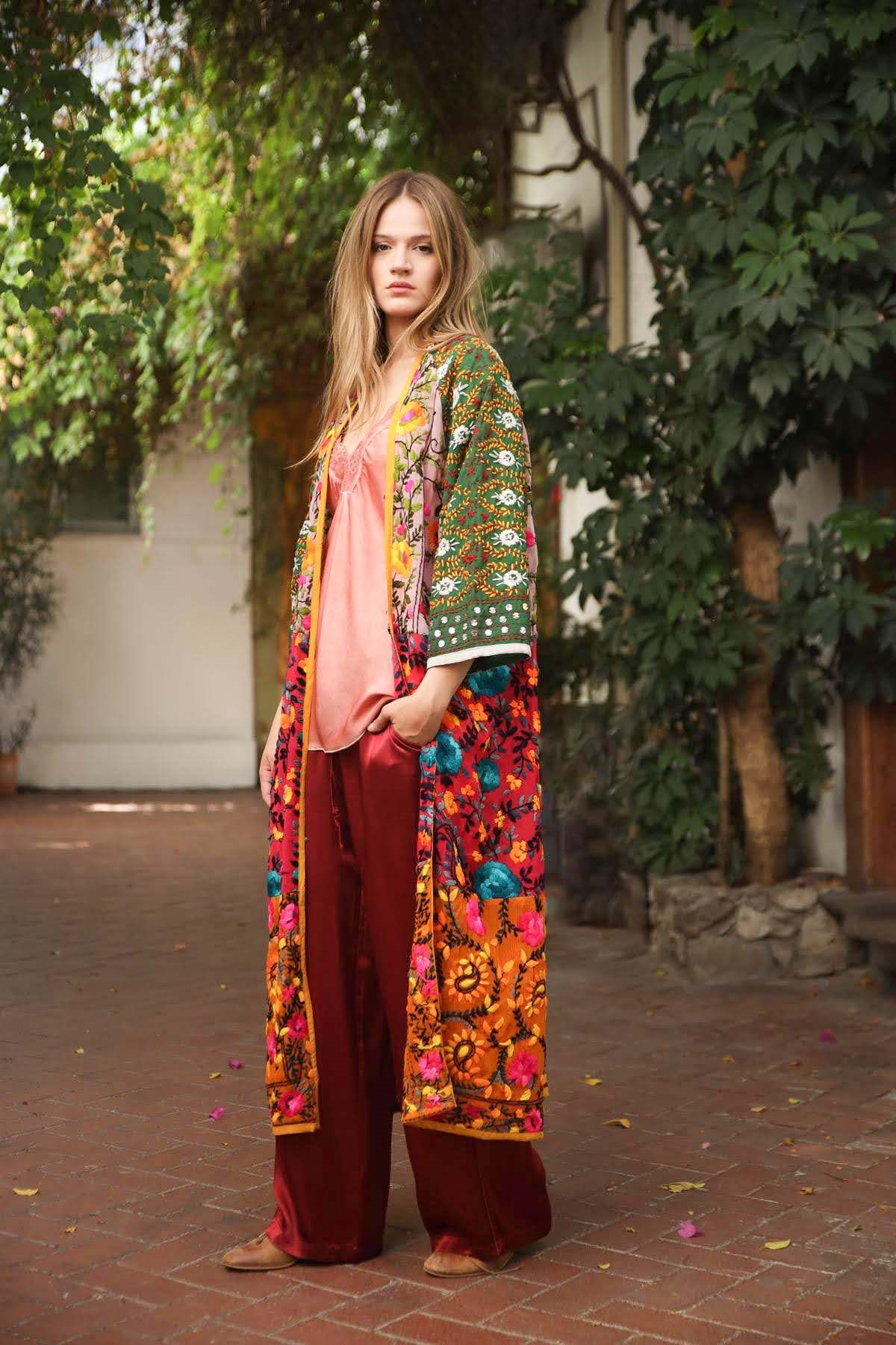 Renkli İşlemeli Bohem Kaftan