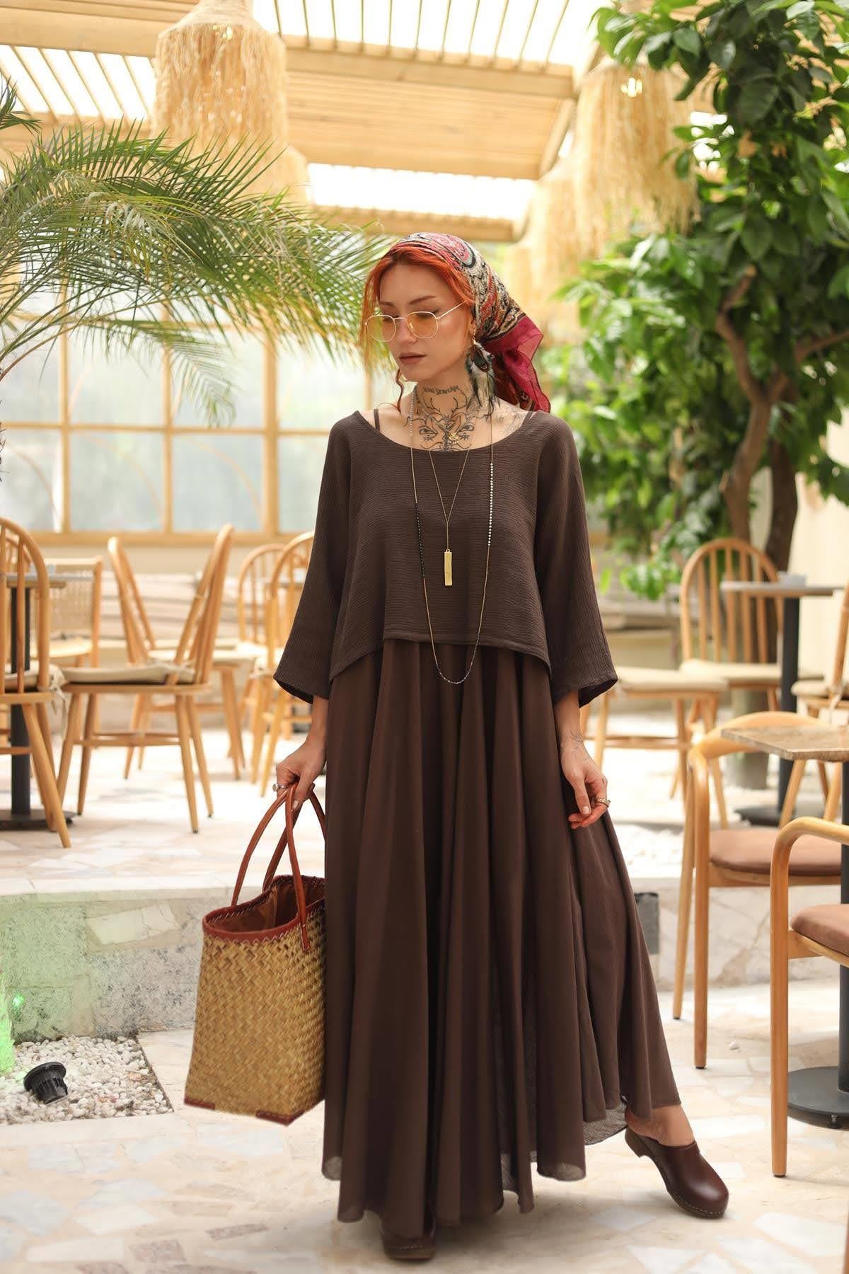 Kahverengi Askılı Bluz Detaylı Elbise
