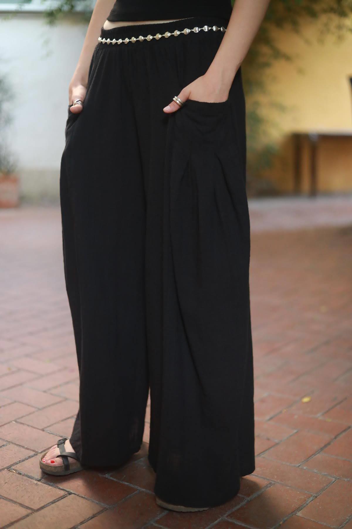 Siyah Cepleri Pileli Salaş Pantolon