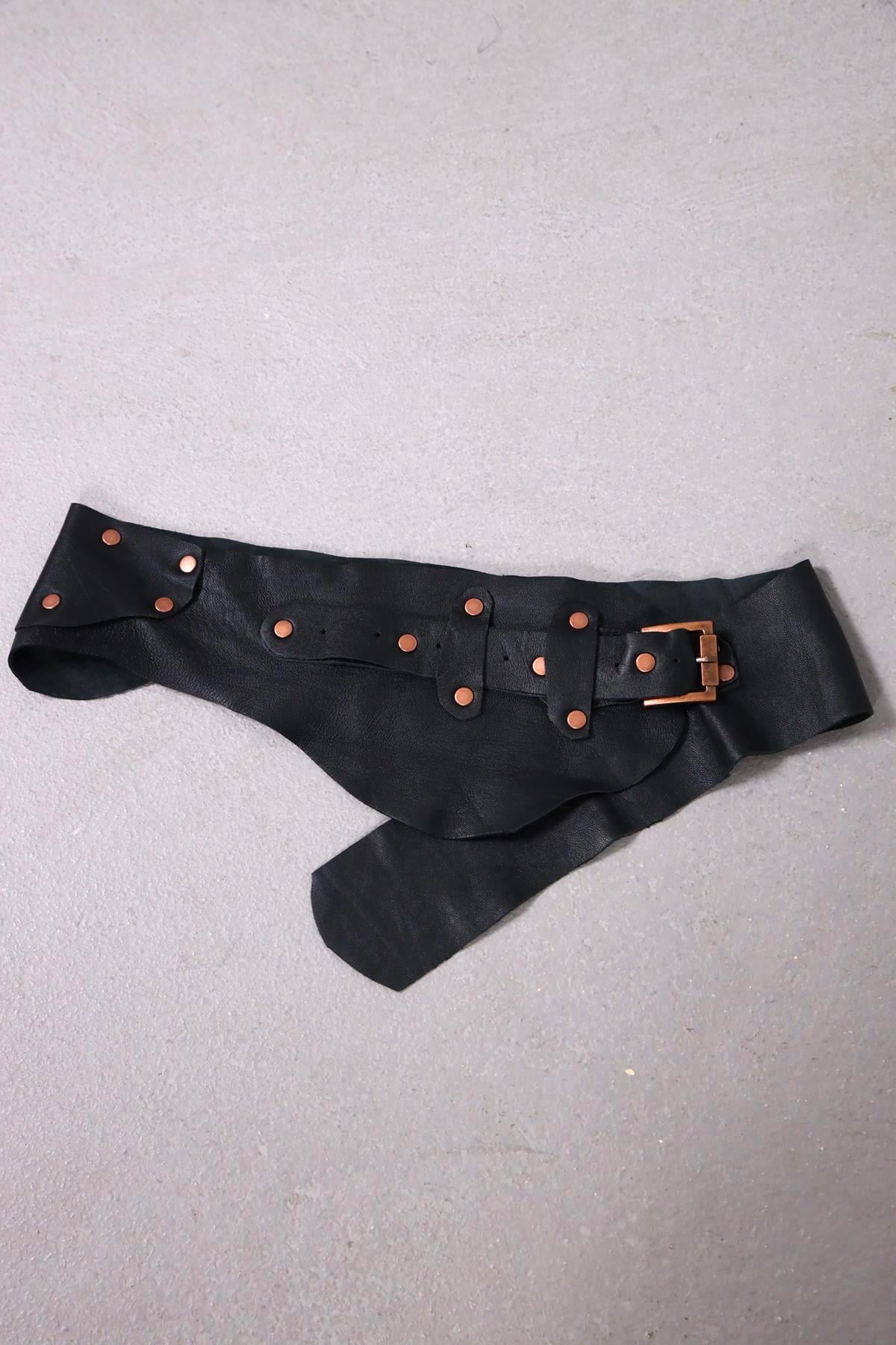 Siyah Zımbalı Parçalı Deri Kemer - Şaman Butik Siyah Zımbalı Parçalı Deri Kemer