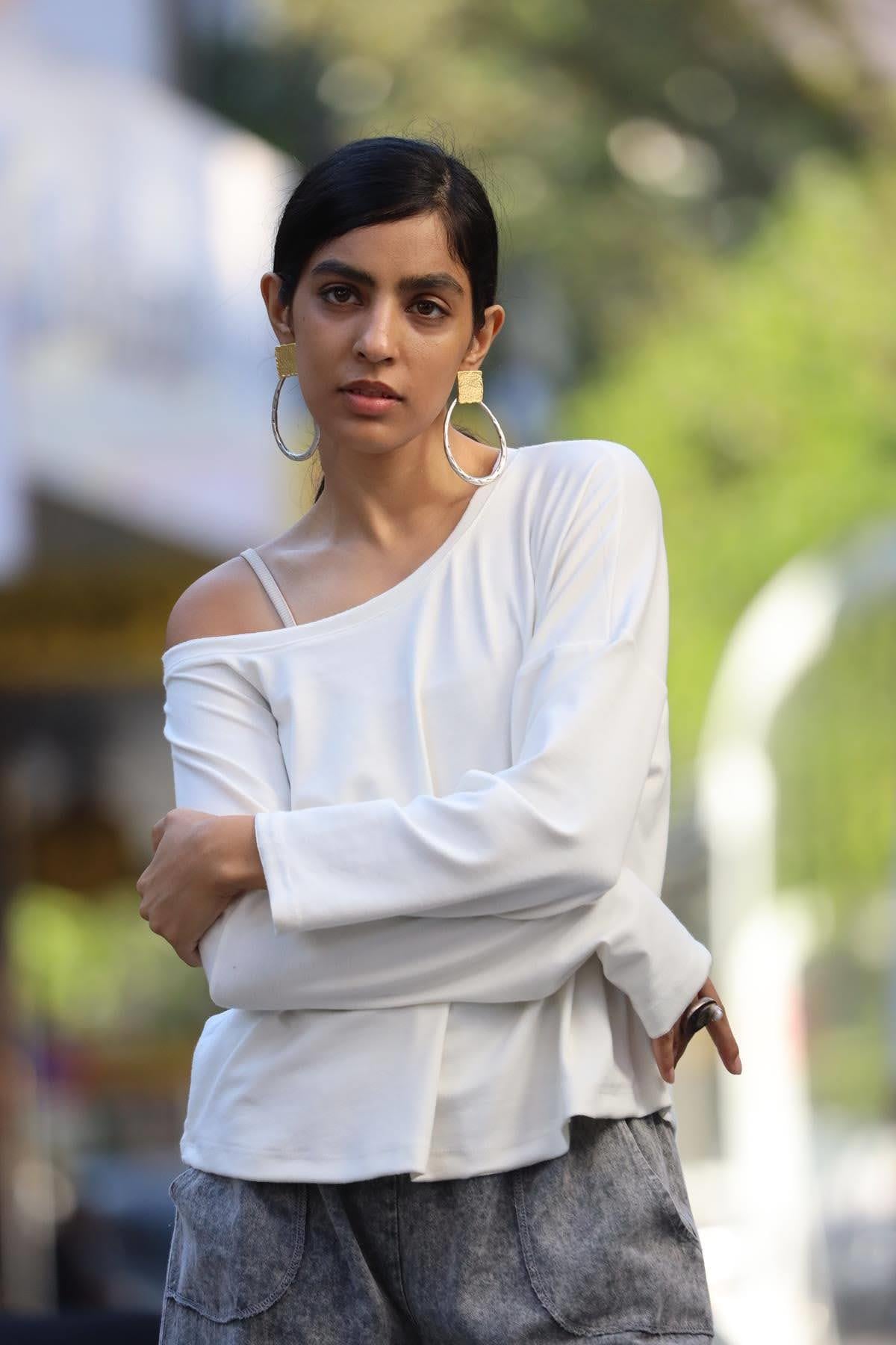 Ekru Bisiklet Yaka Yumuşak Doku Bluz