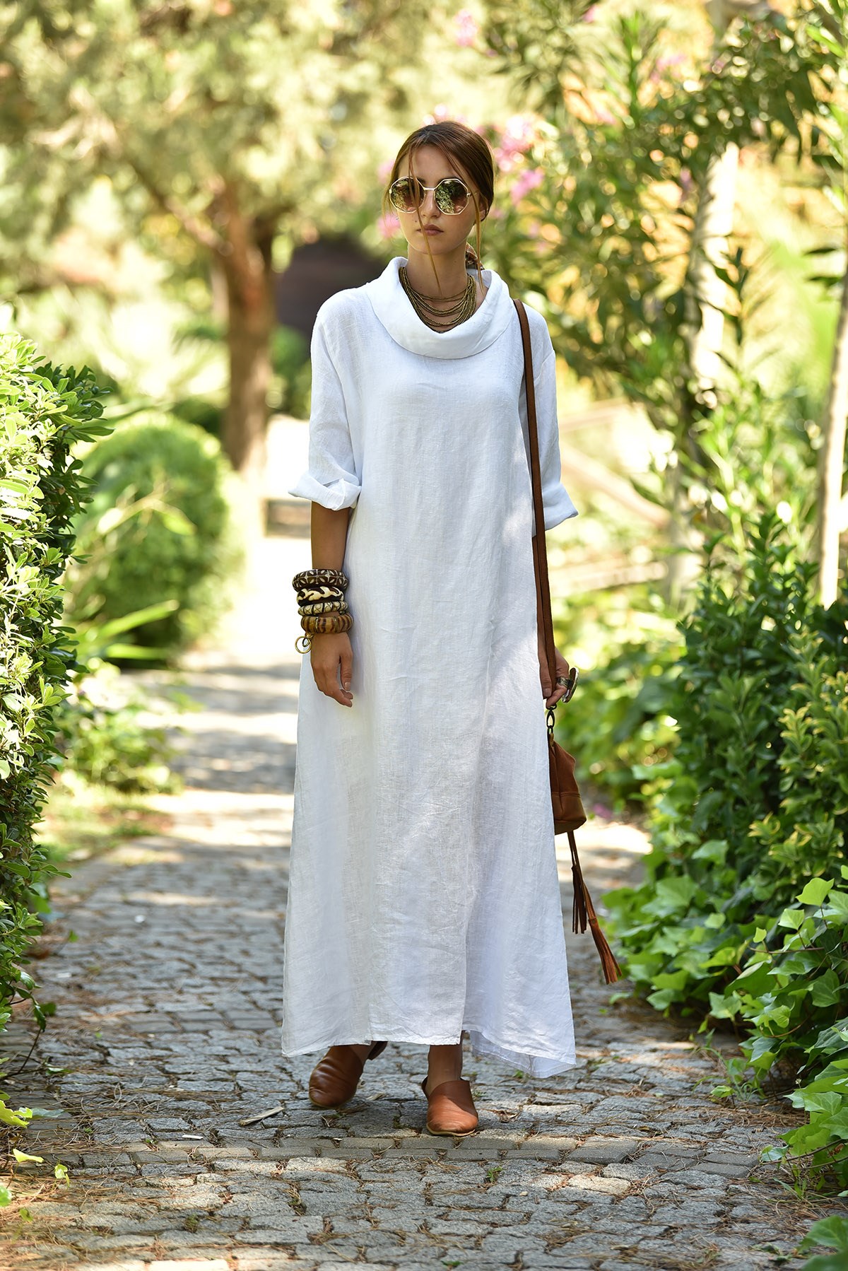 Beyaz Boyunlu Uzun Kol Maxi Keten Elbise - Şaman Butik - Bohem Giyim ve  Aksesuar | Kadın & Erkek